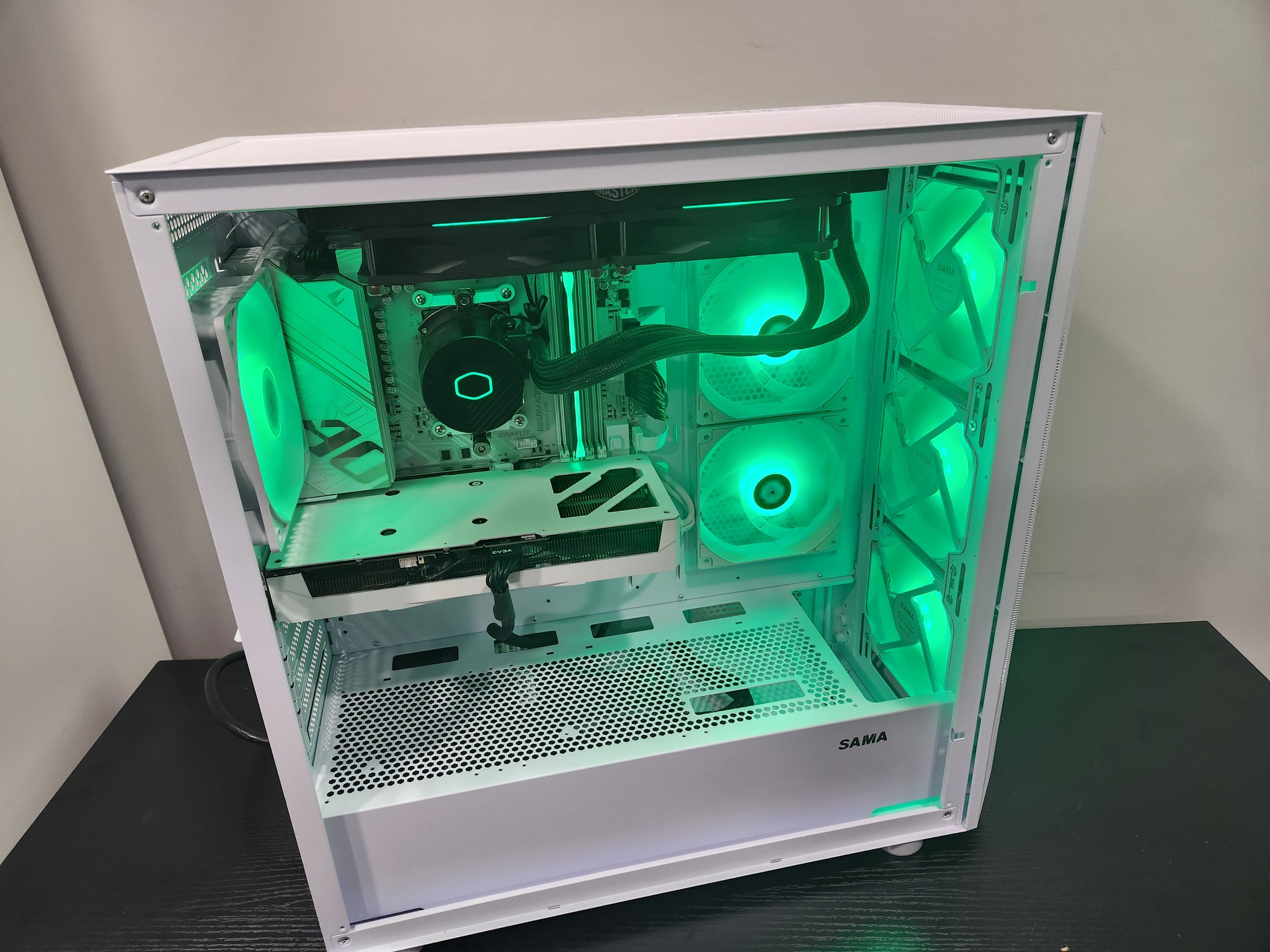 High end White gaming pc with CUSTOM RTX WHITE GPU!