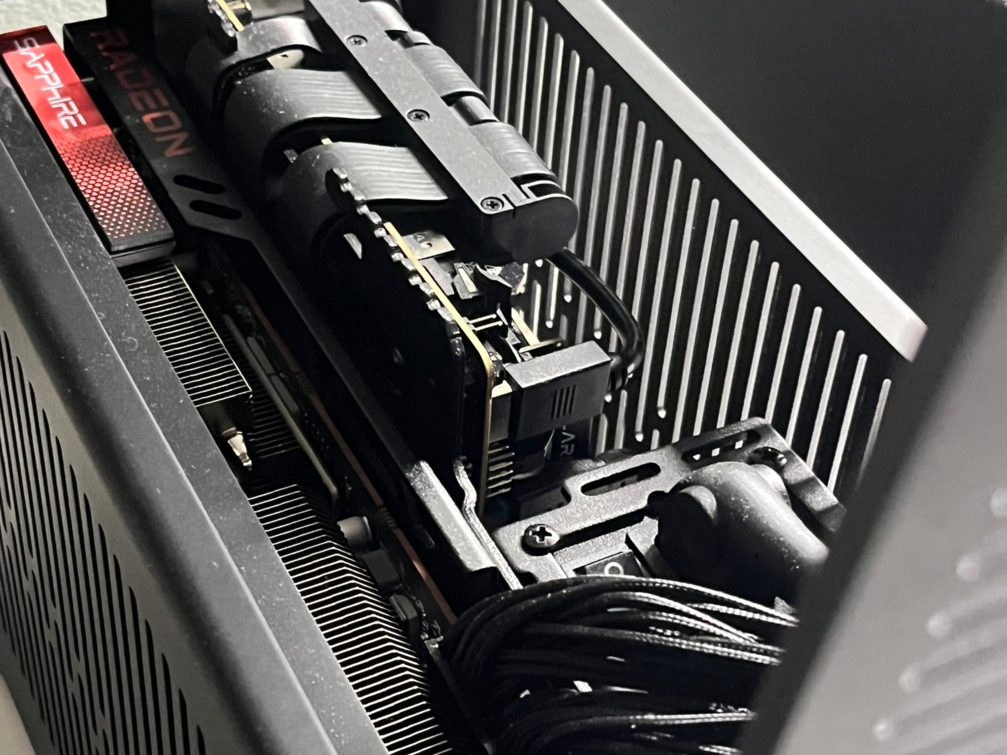 AMD Ryzen 7 7800 X3D, Radeon 7800XT Fractal Terra Mini-ITX Gaming rig