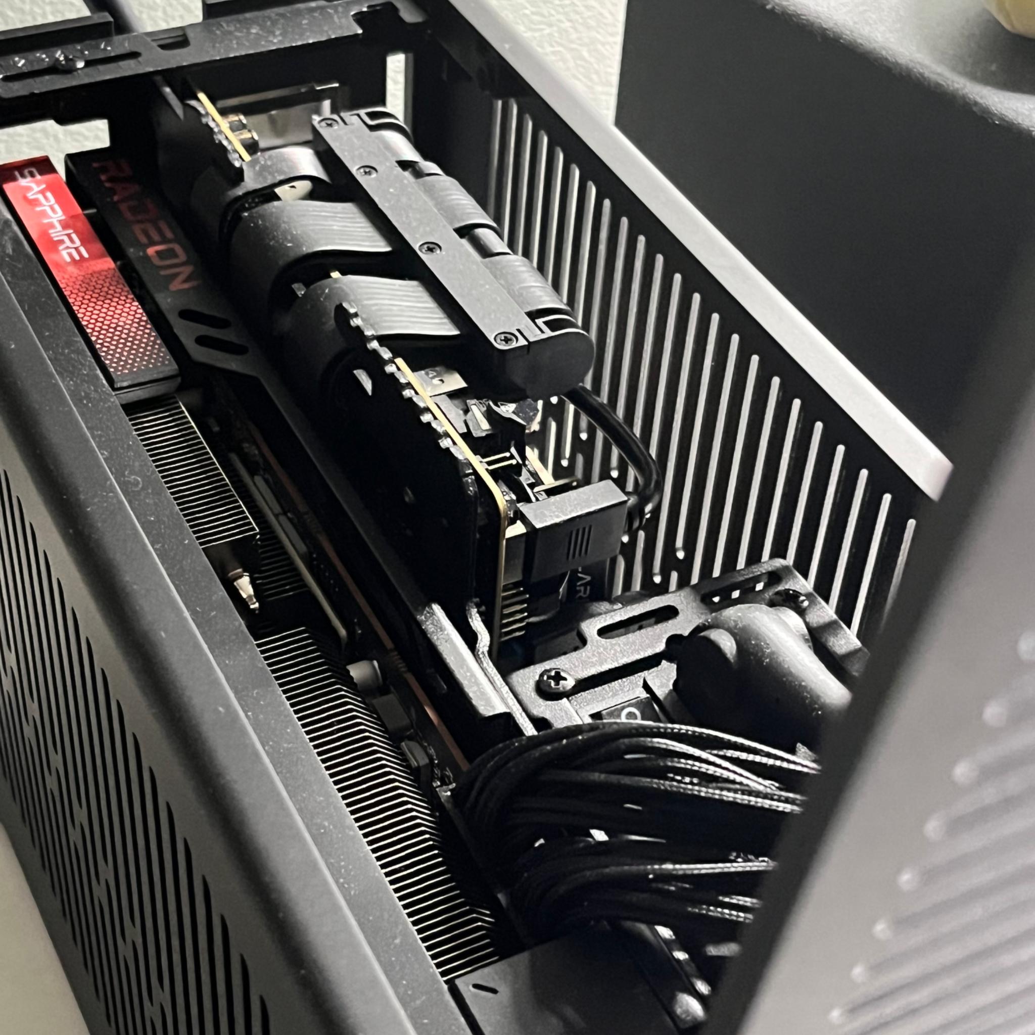 AMD Ryzen 7 7800 X3D, Radeon 7800XT Fractal Terra Mini-ITX Gaming rig