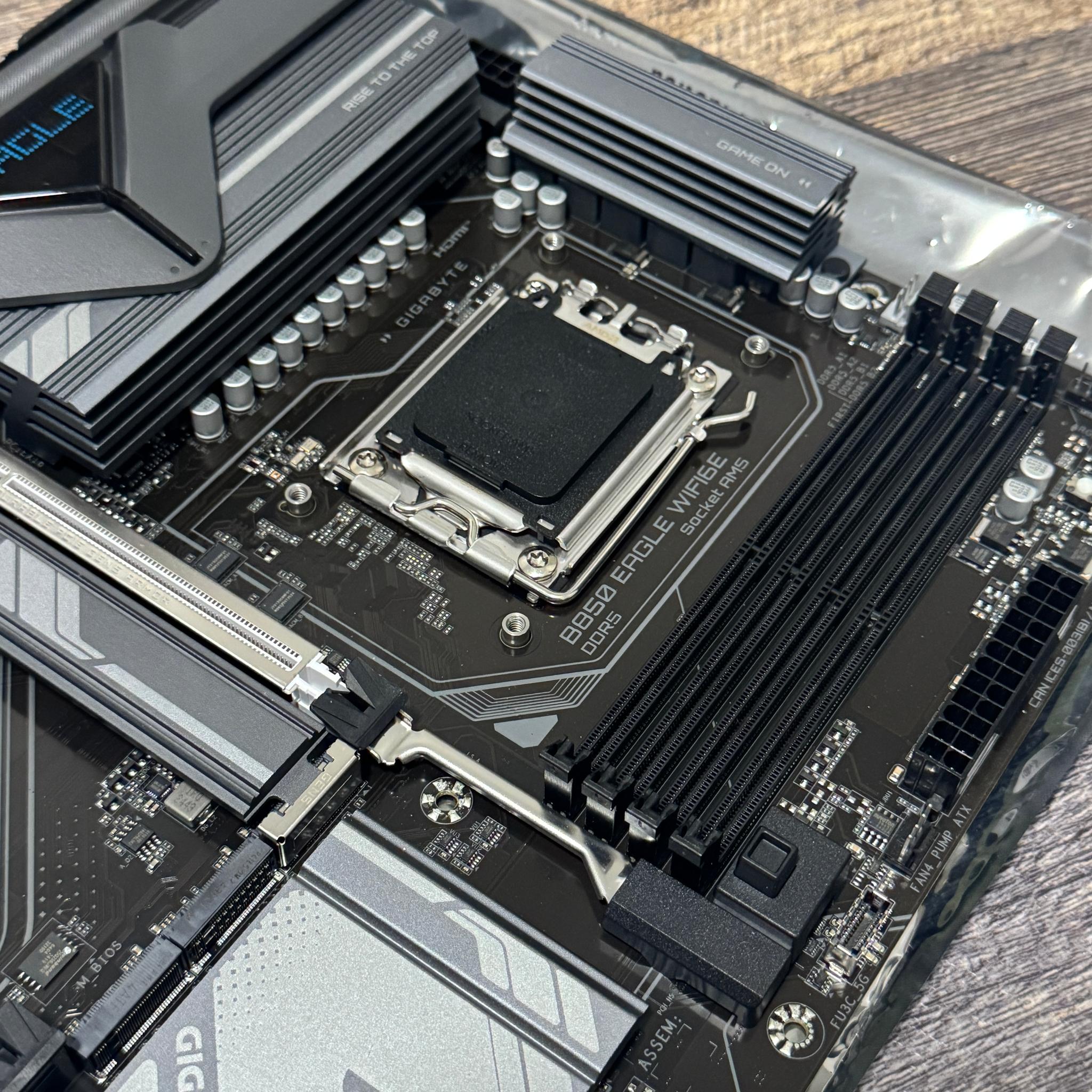 GIGABYTE B850 Eagle Wifi6E - AM5 Motherboard