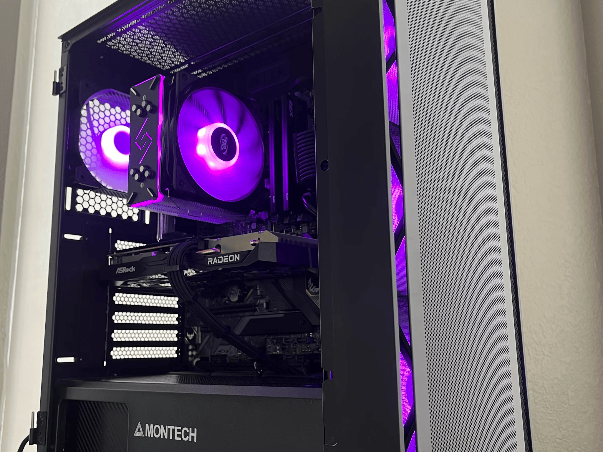 Blackout🥷| i5-10400, Rx 6600 Gaming PC