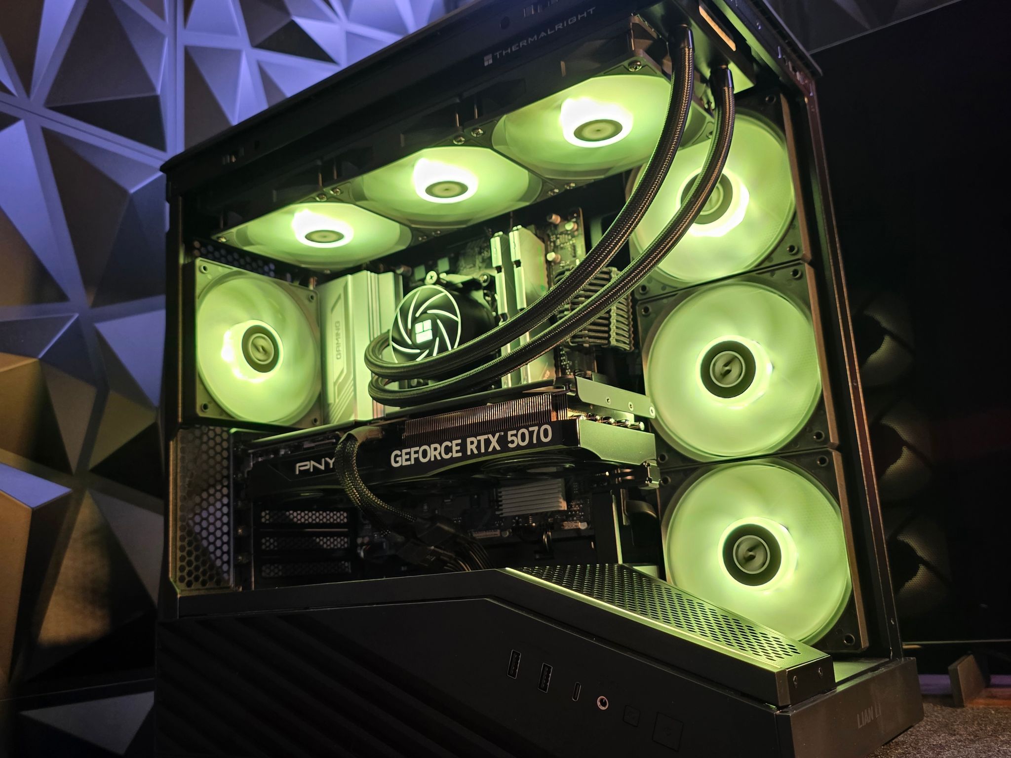 RTX 5070 + RYZEN 5 7600 DDR5 PC