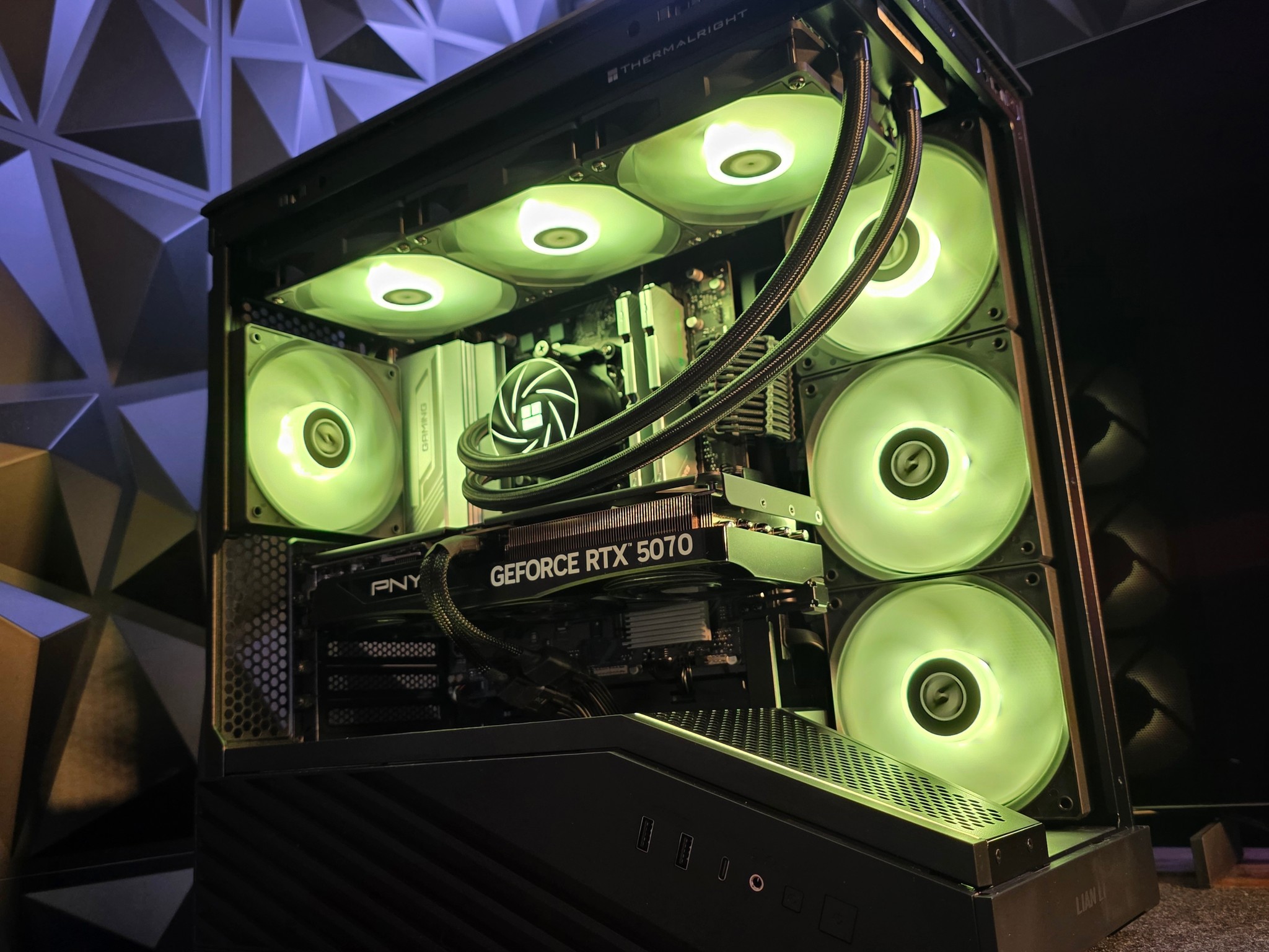 RTX 5070 + RYZEN 5 7600 DDR5 PC