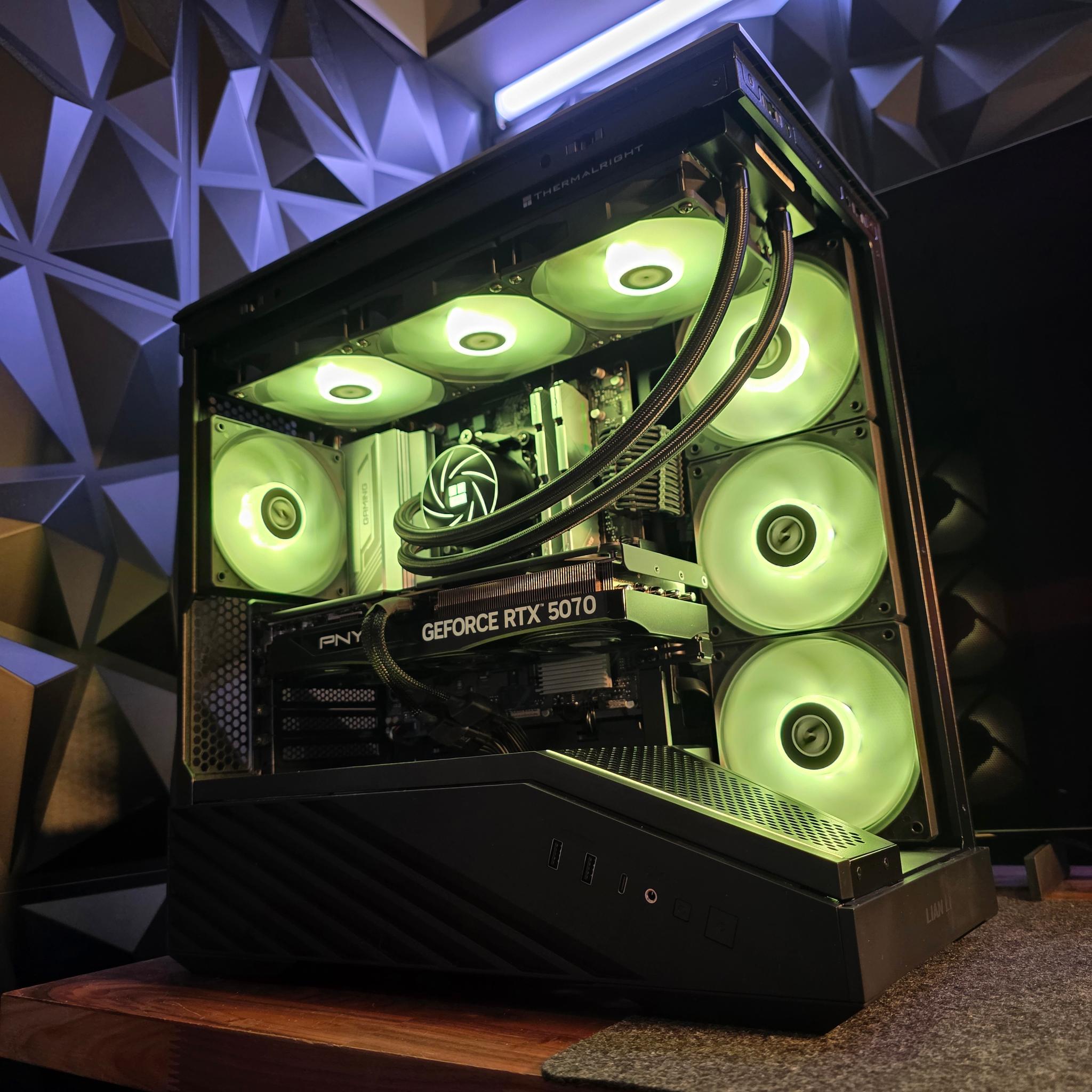 RTX 5070 + RYZEN 5 7600 DDR5 PC