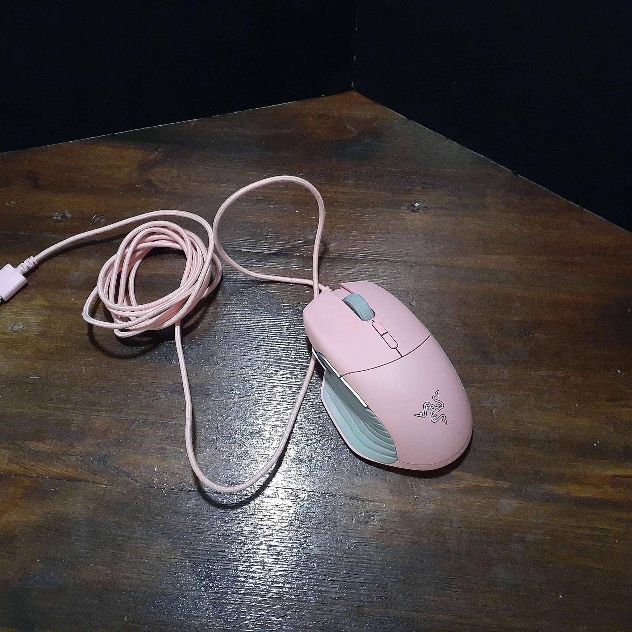 Razer Basilisk Quartz Edition