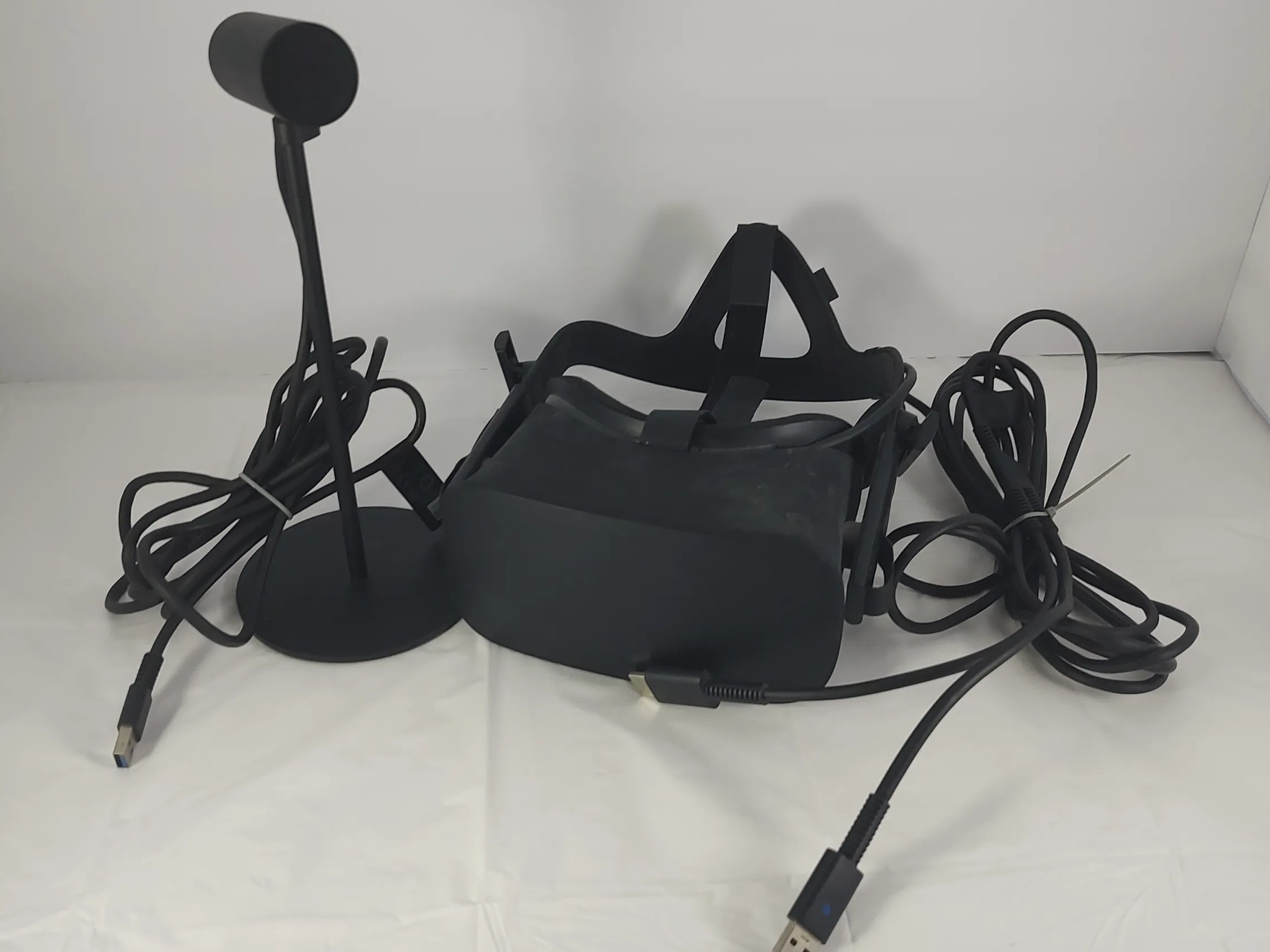 Oculus Rift CV1 - No Controllers