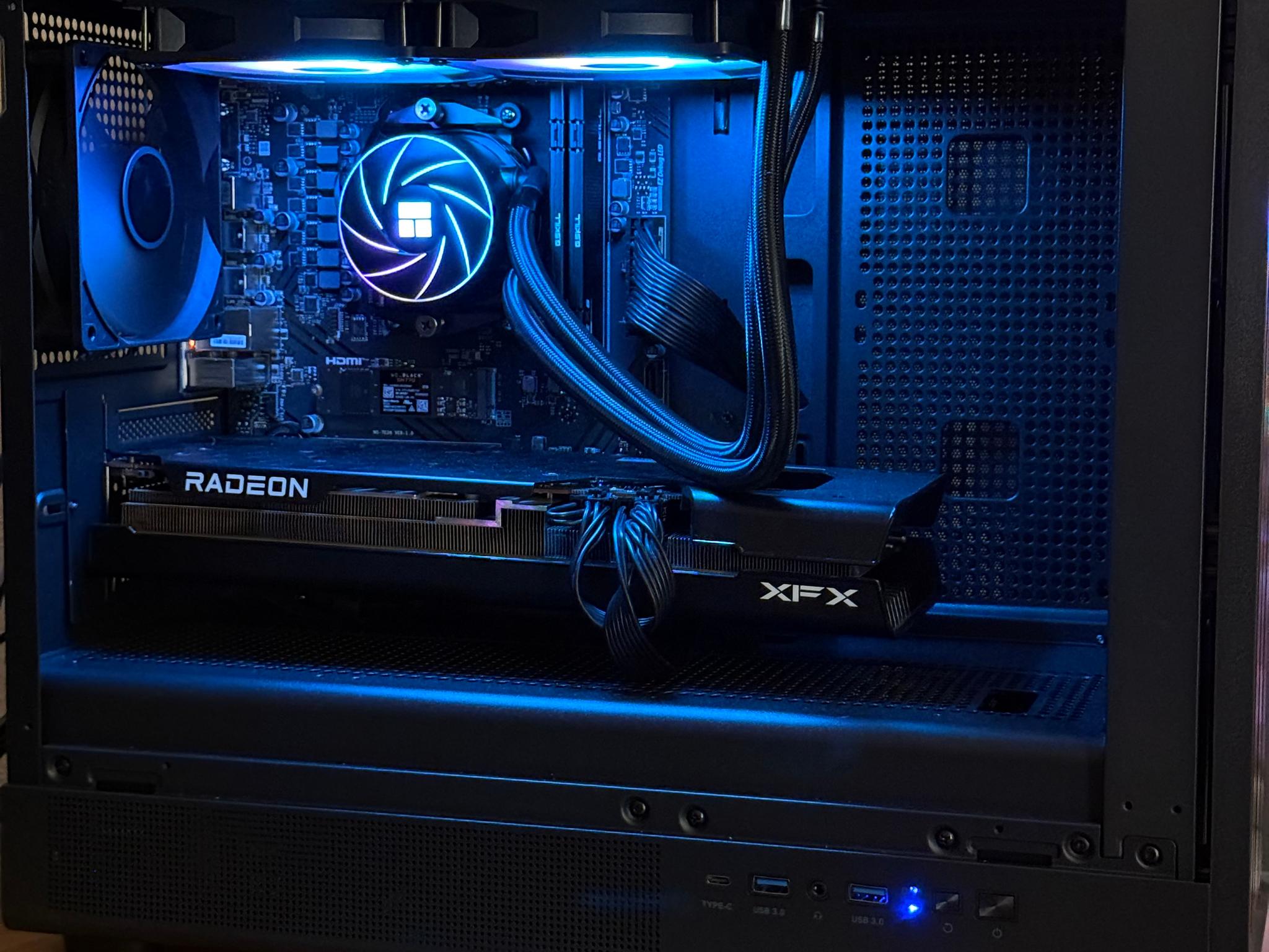 RX 7700 XT | RYZEN 7600X | 32GB 6000CL30 | 2TB NVME