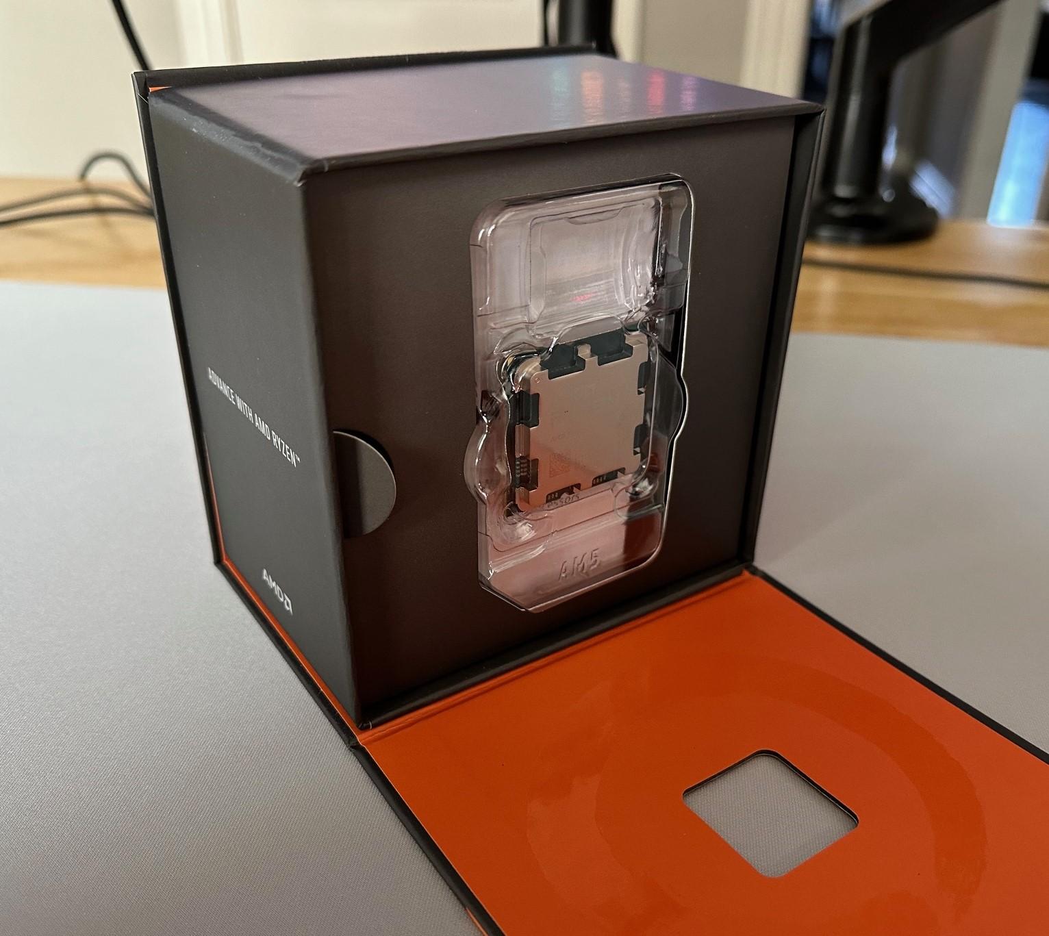 AMD 7800X3D - Lightly Used - Box Included