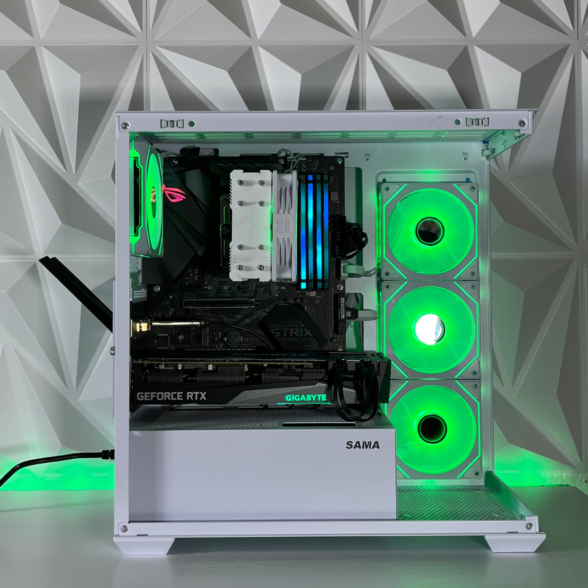 RTX 3070 OC, Ryzen 7 3700X, 32GB RAM | White RGB Gaming Computer