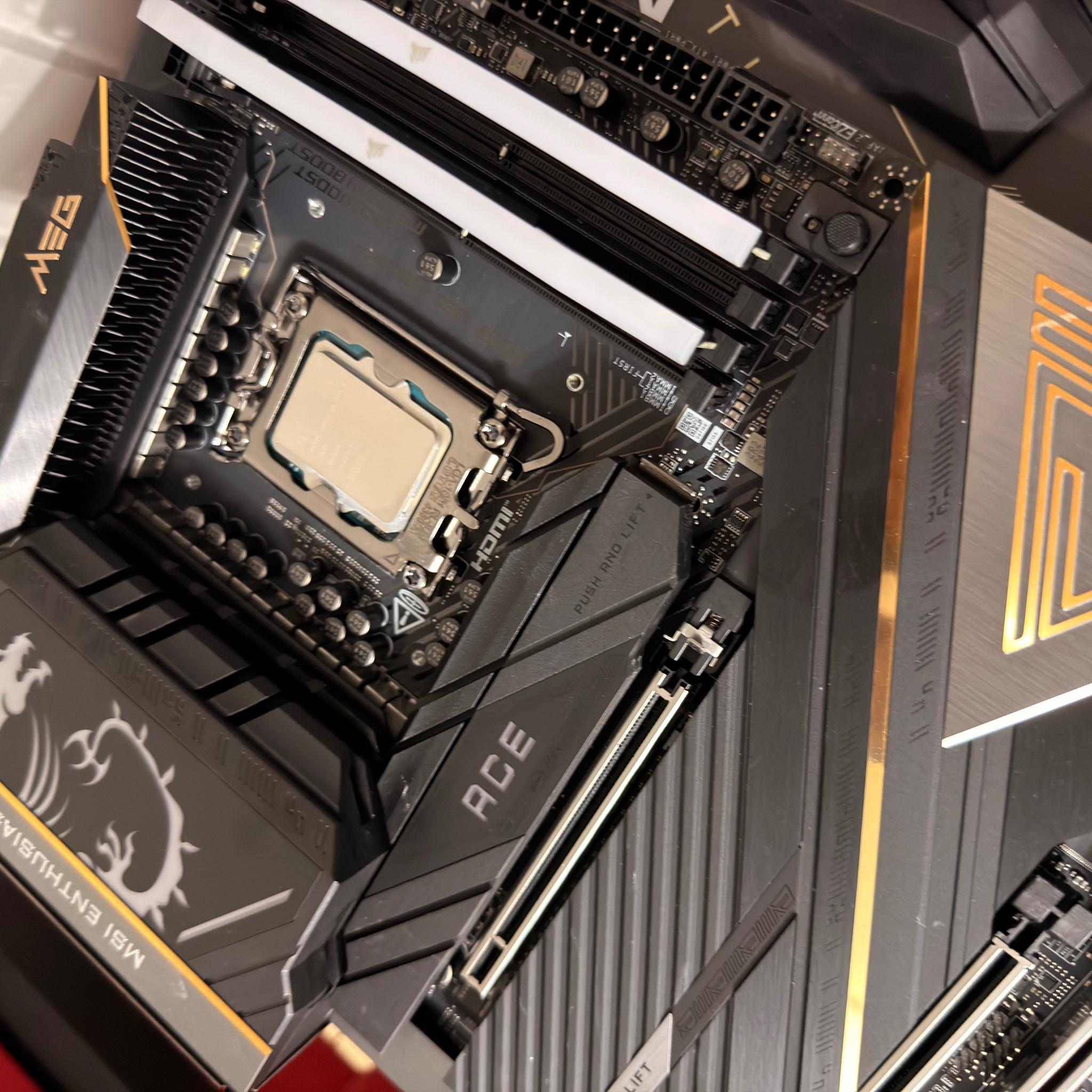 Intel Core Ultra 9 285k, MSI MEG Ace, 96gb DDR5 6400 Corsair