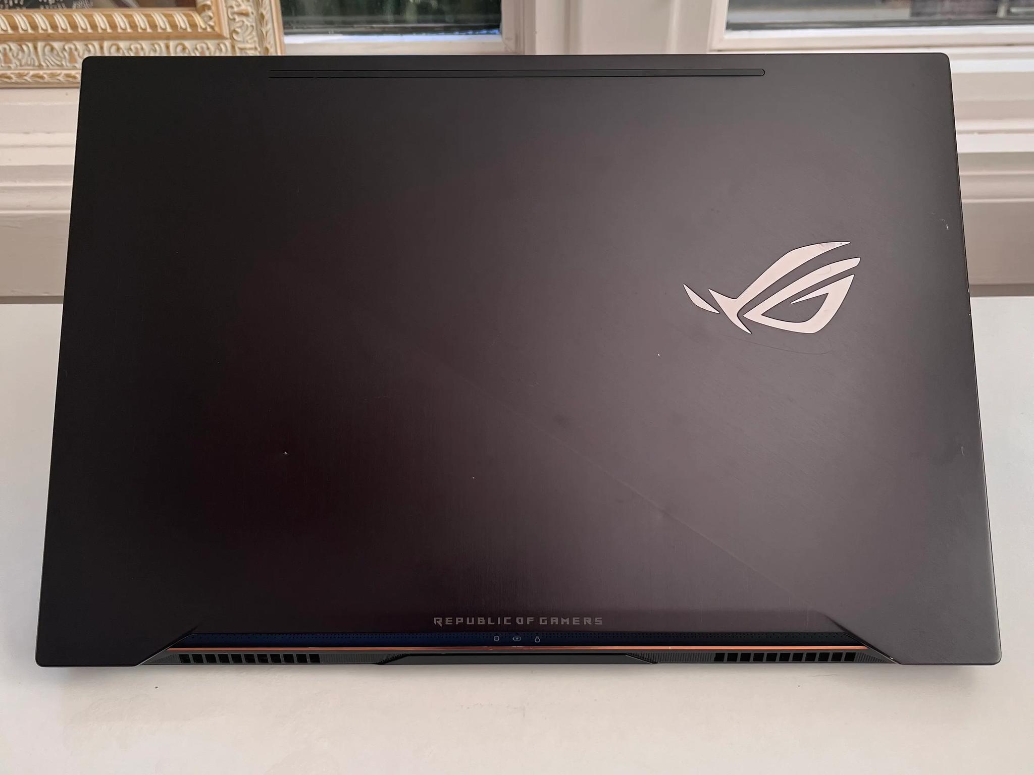 Strix ROG GU501GM 15.6" i7 8750H / 1060 / 1TB NVME + 1TB Hybrid / 16GB DDR4