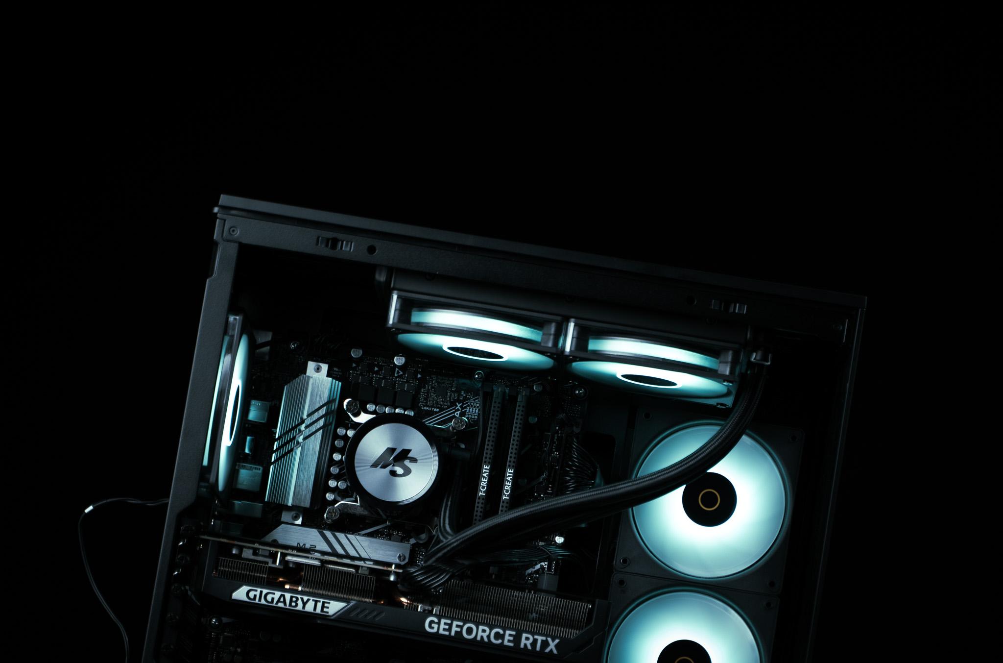 \ NV-00 / RTX 5070 Intel Core i5 14600KF 1TB 32GB DDR5 Windows 11 Gaming PC