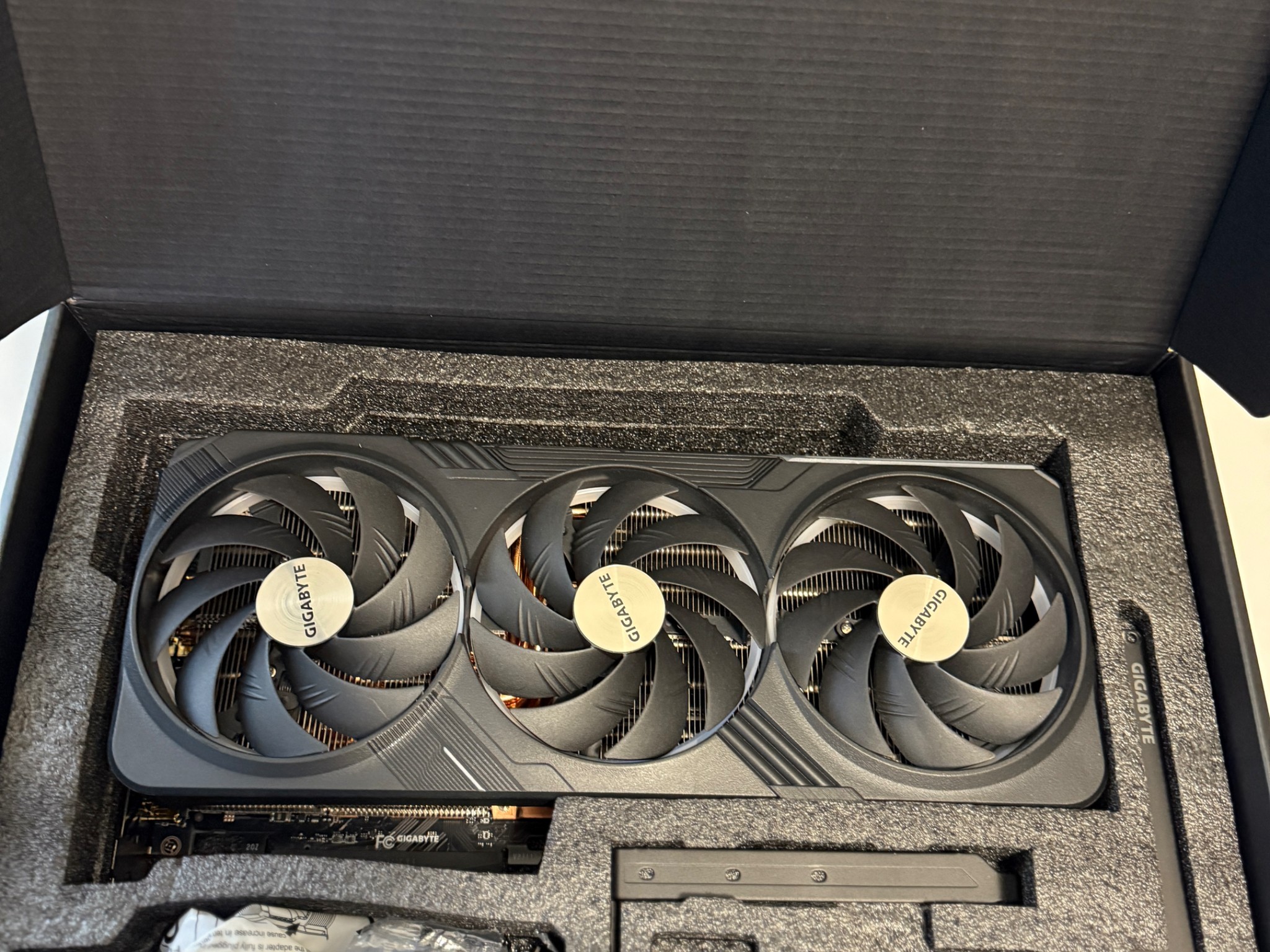 RTX 4080 Super - Gigabyte Gaming OC 16G