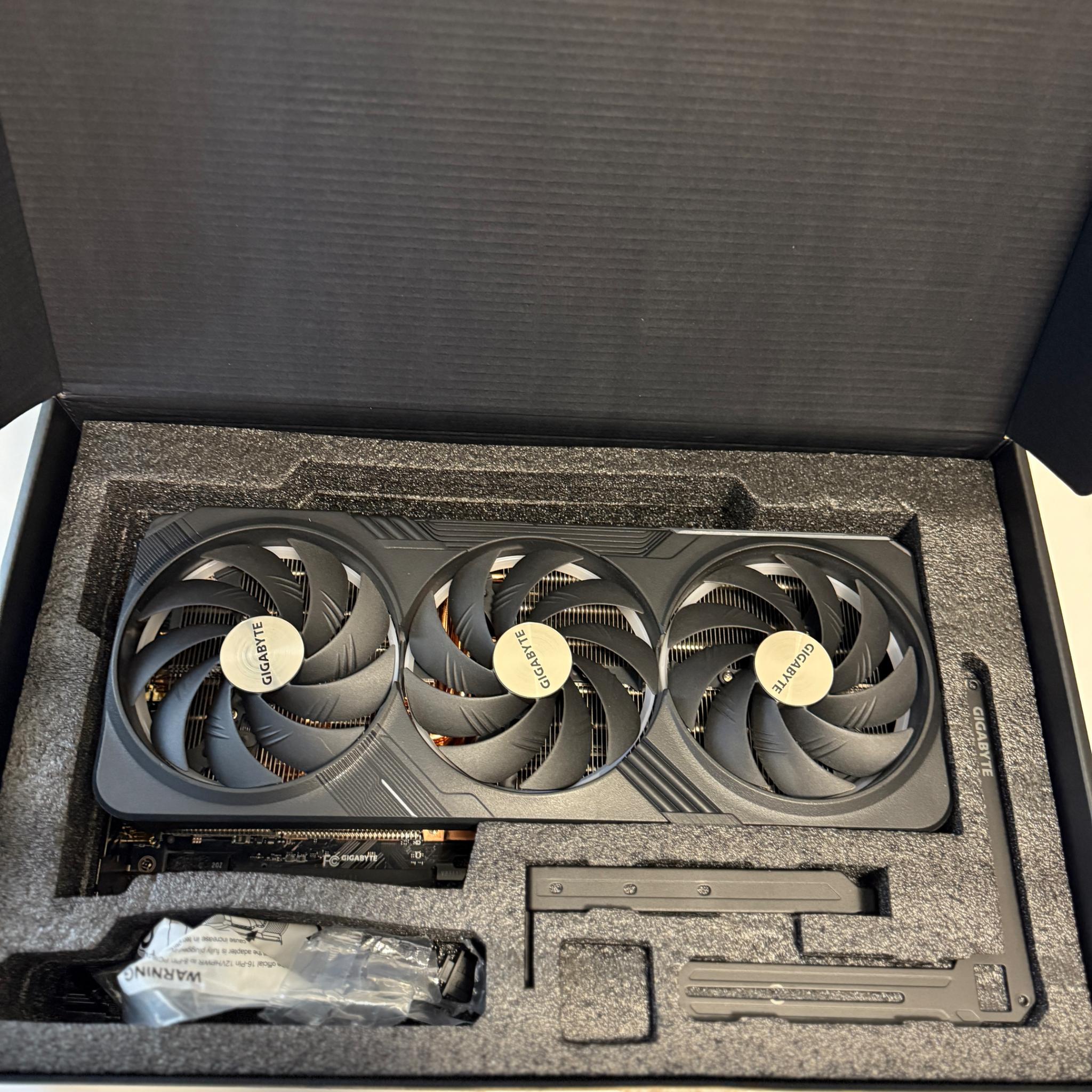 RTX 4080 Super - Gigabyte Gaming OC 16G