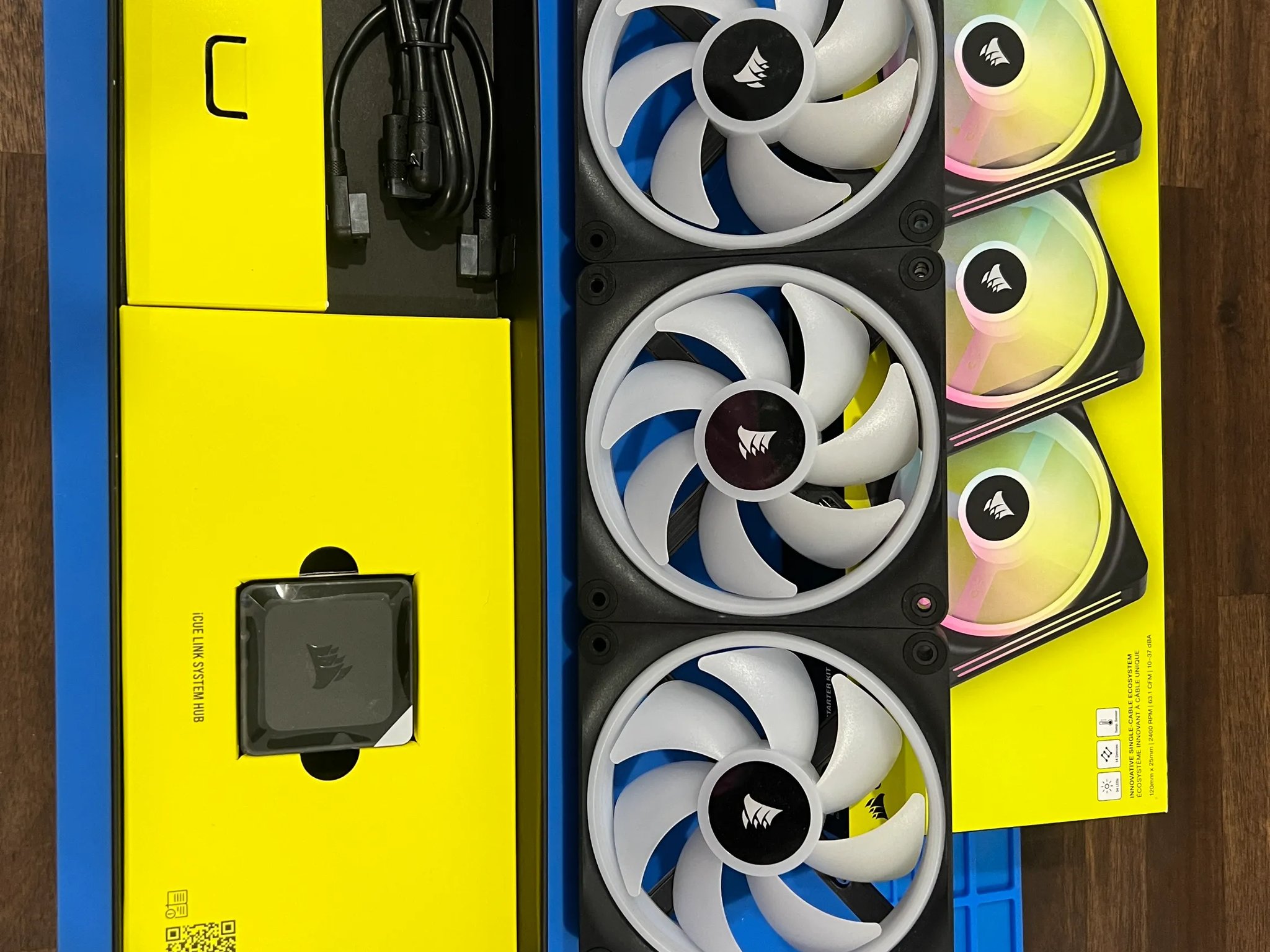 Corsair iCUE LINK QX120 RGB Starter Kit