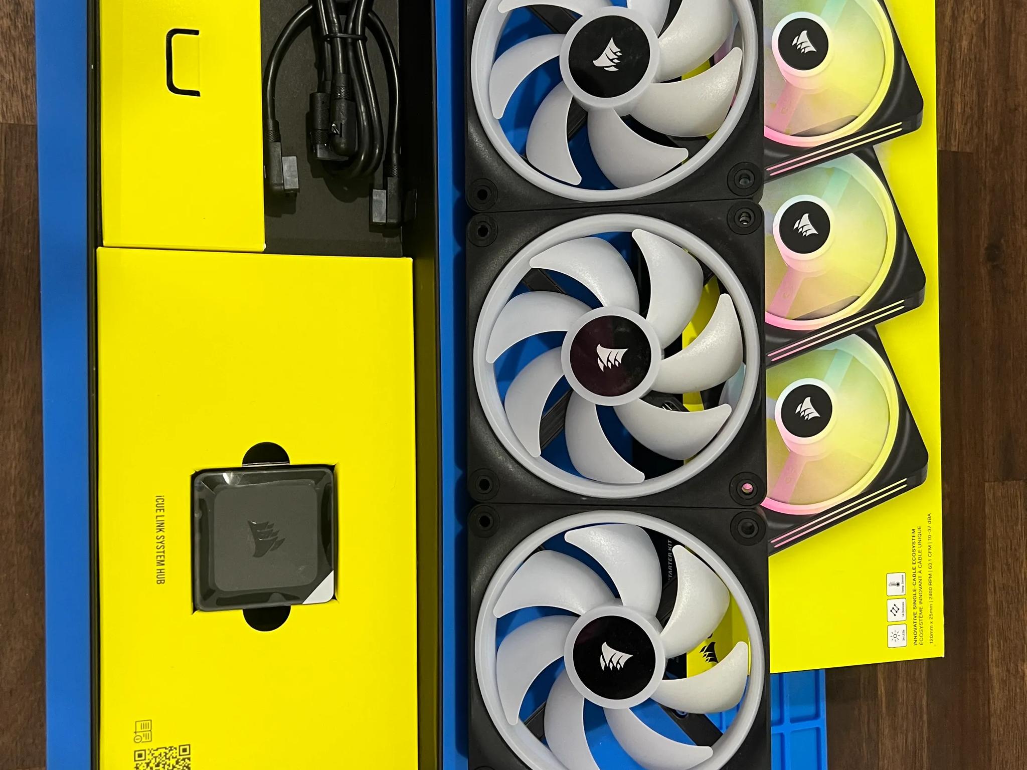 Corsair iCUE LINK QX120 RGB Starter Kit