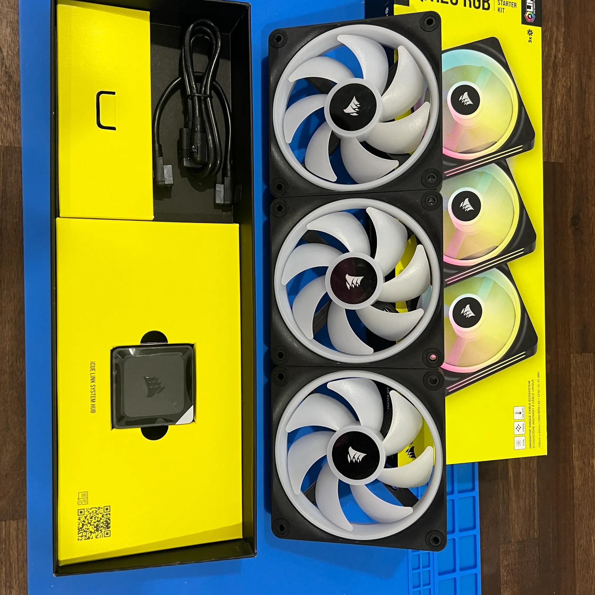 Corsair iCUE LINK QX120 RGB Starter Kit