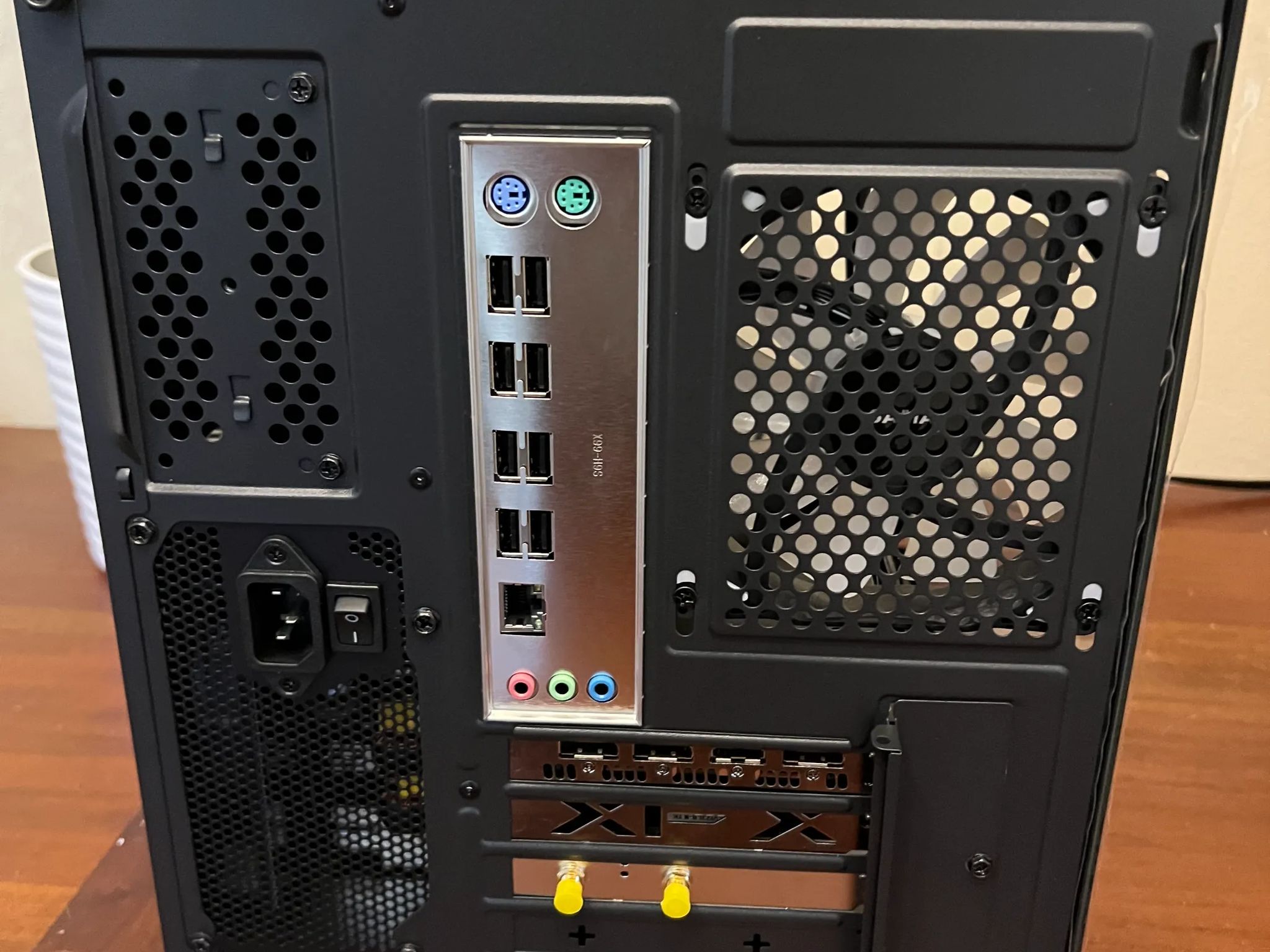 Water Cooled Intel 10 Core White Gaming PC RX 6600 8GB 1tb SSD 16GB RAM WIFi WINDOWS 11 Pro