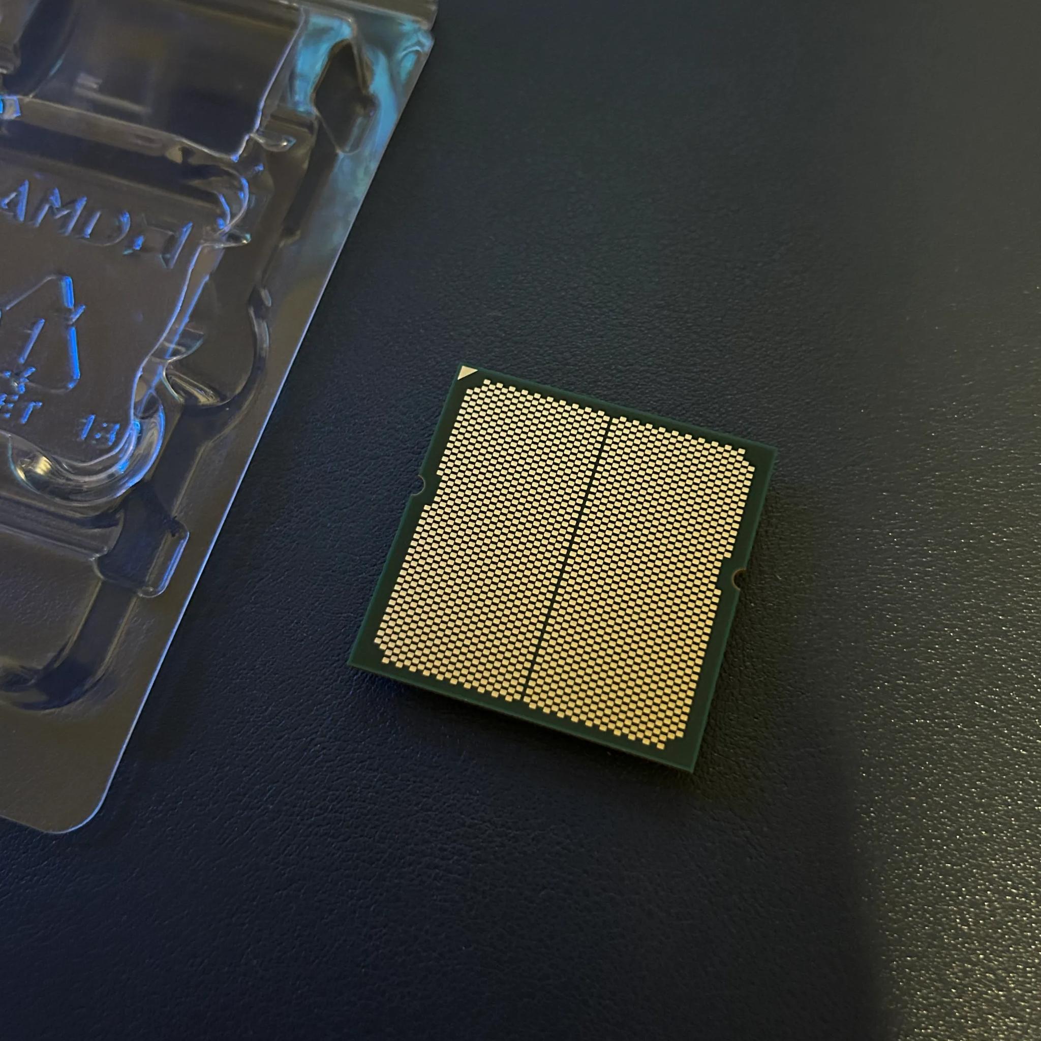 AMD Ryzen 9 7900X3D CPU - 12 Core processor