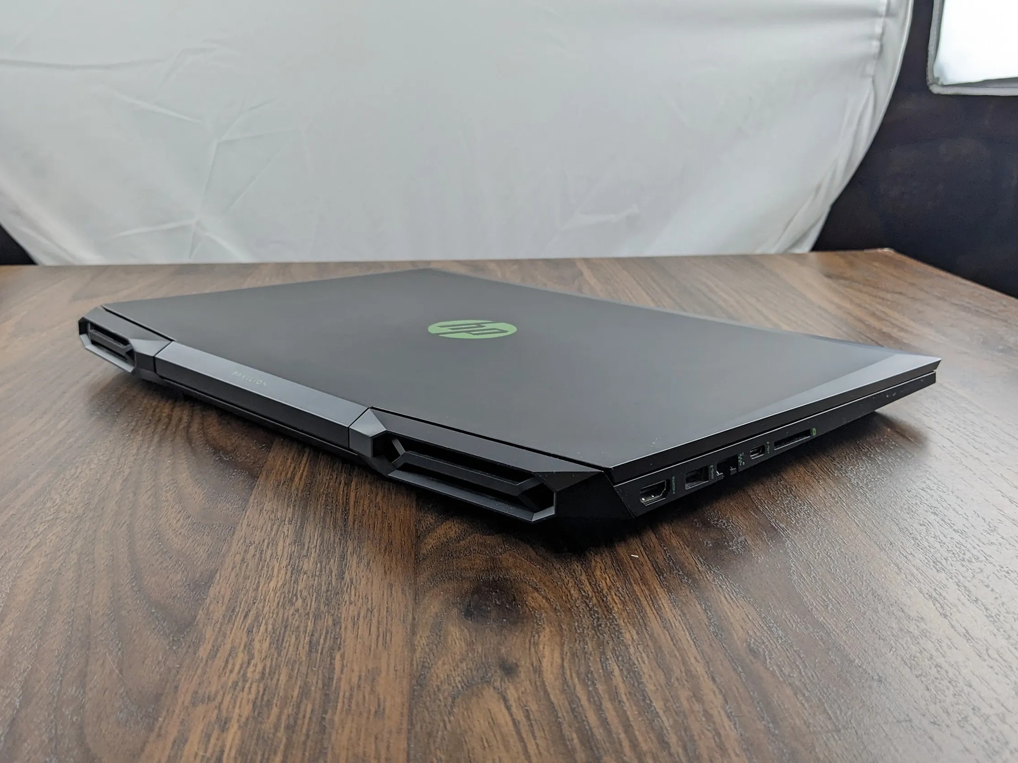 HP Pavilion Gaming GTX 1650, i5-9300H, 12GB DDR4, 256GB NVMe, 1TB HDD