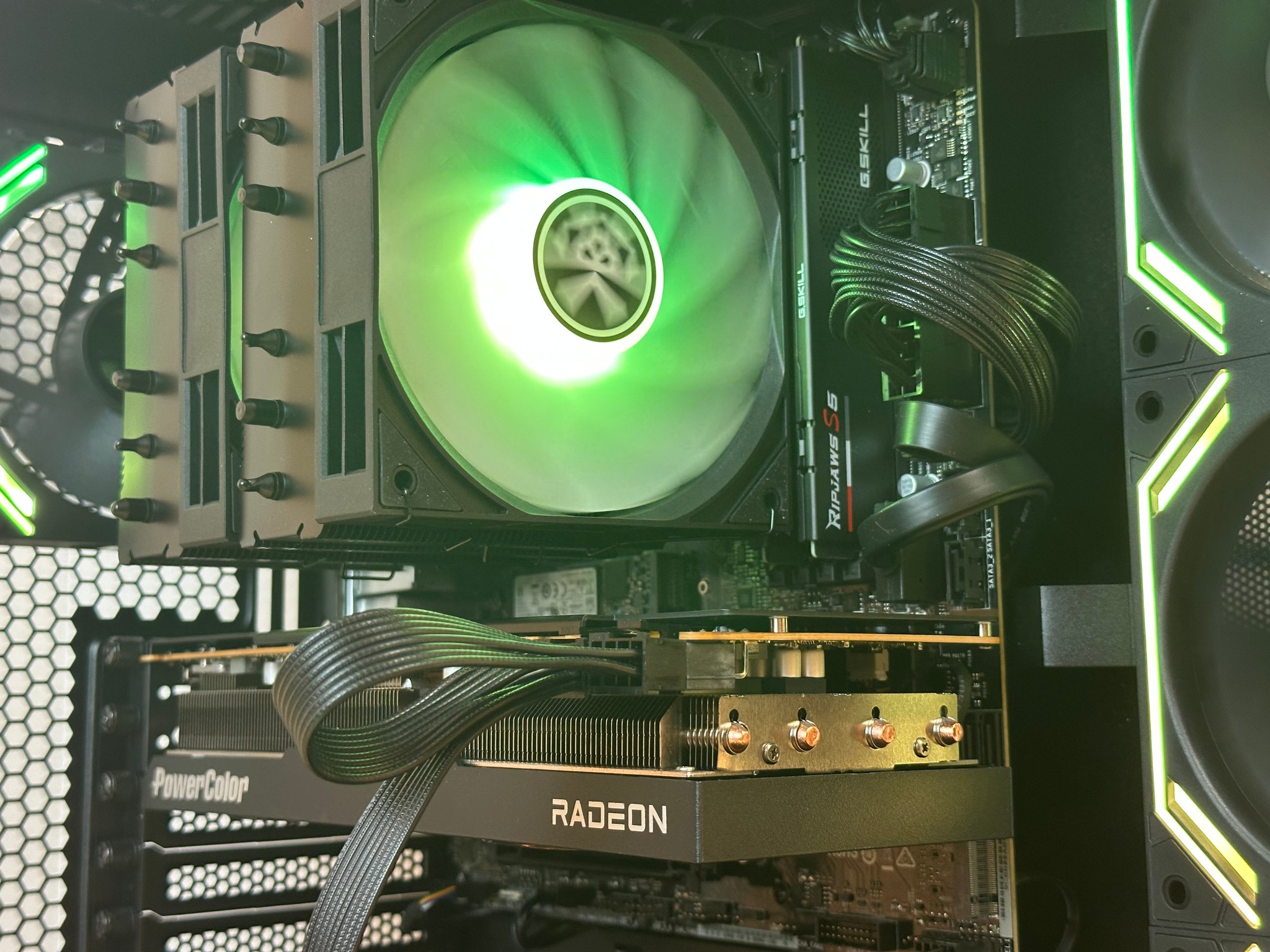7500x3d | rx 7800xt 16gb | 32gb ddr5 | 1tb storage