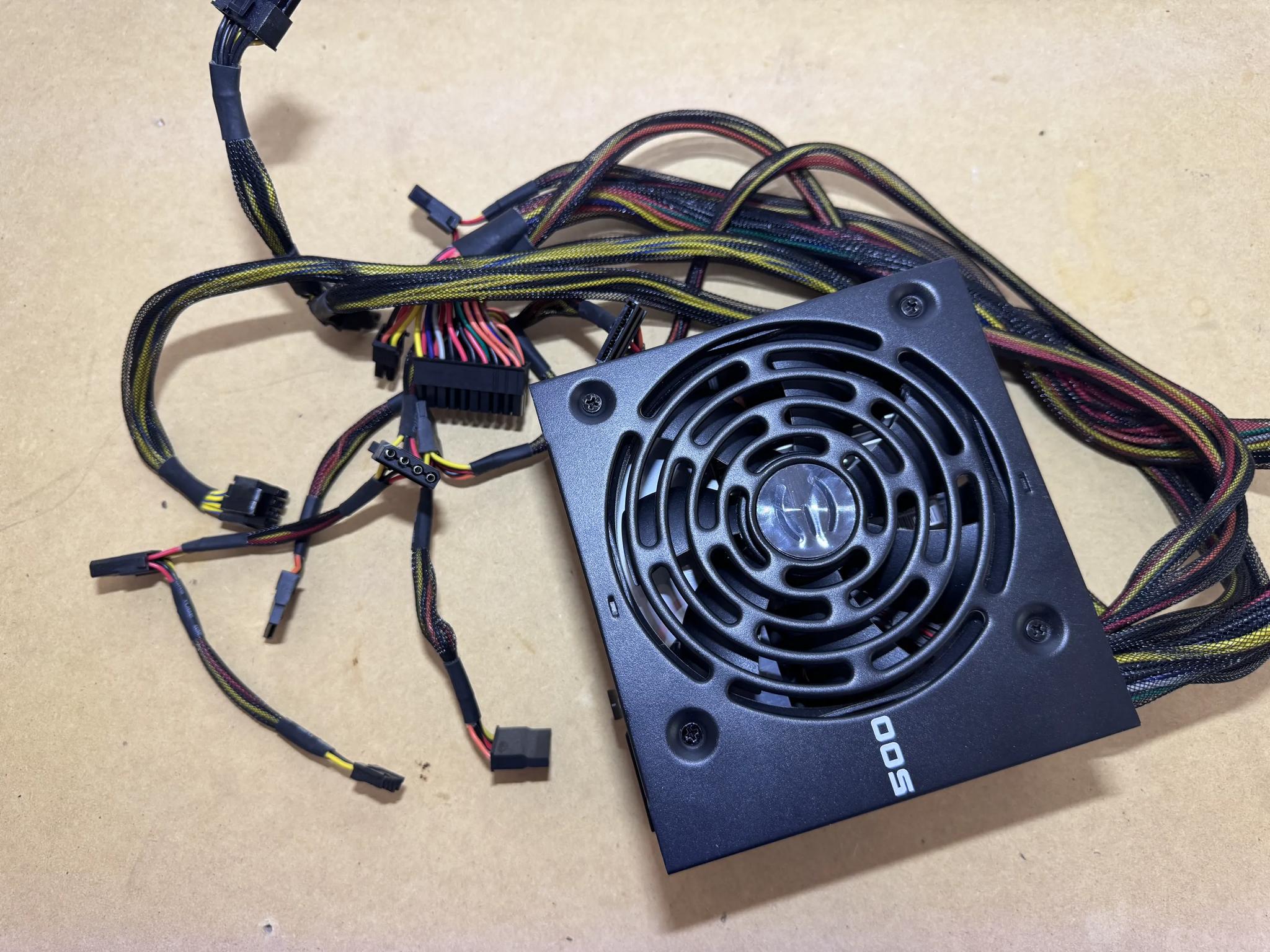 EVGA 500 W1, 80+ WHITE 500W Power Supply