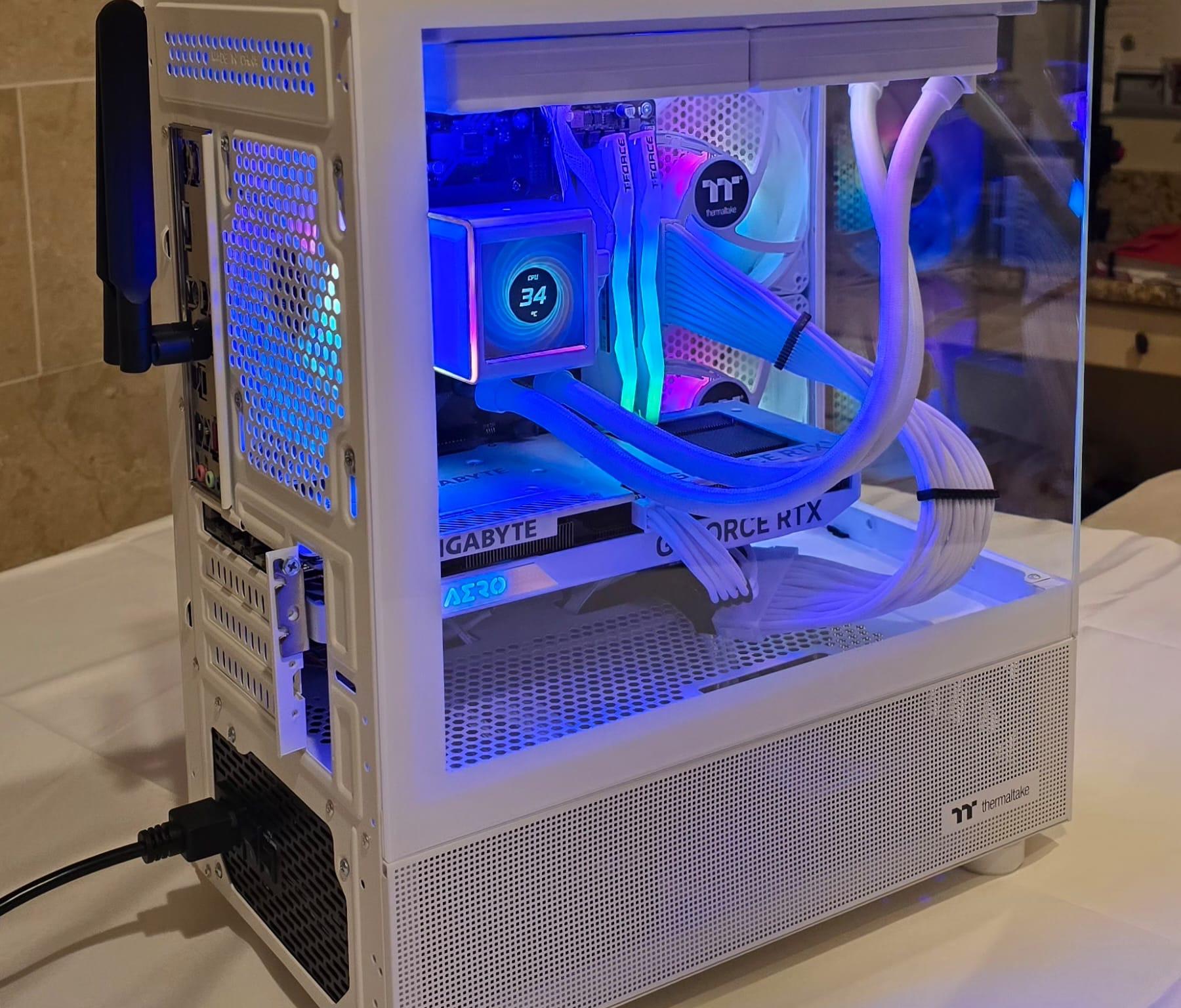 Beautiful White RGB 4060+7700X PC 🔥🔥