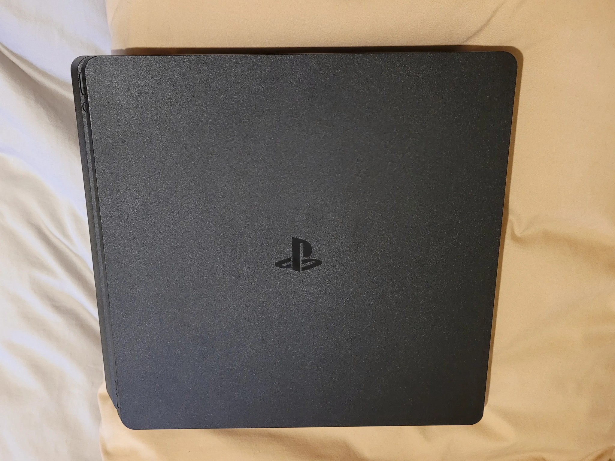 PlayStation 4 Slim Black 1TB Console