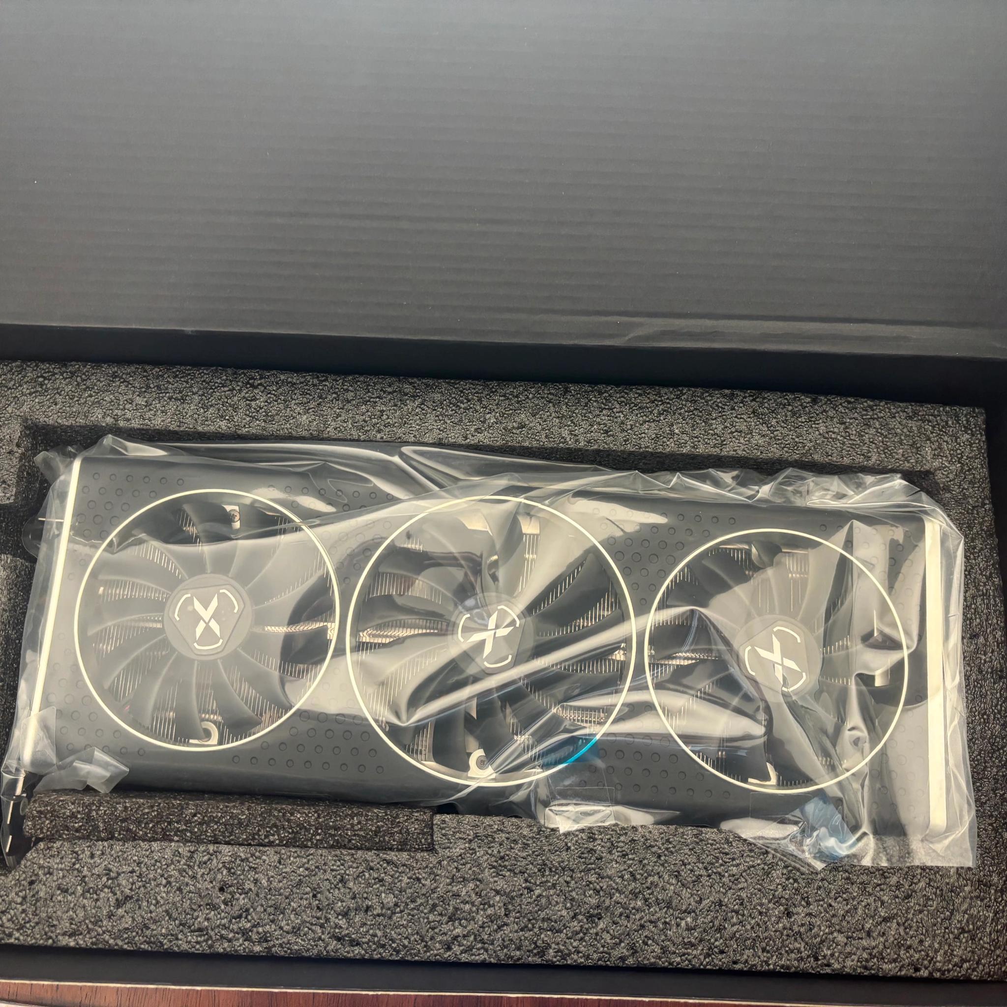 6750 XT XFX graphics card