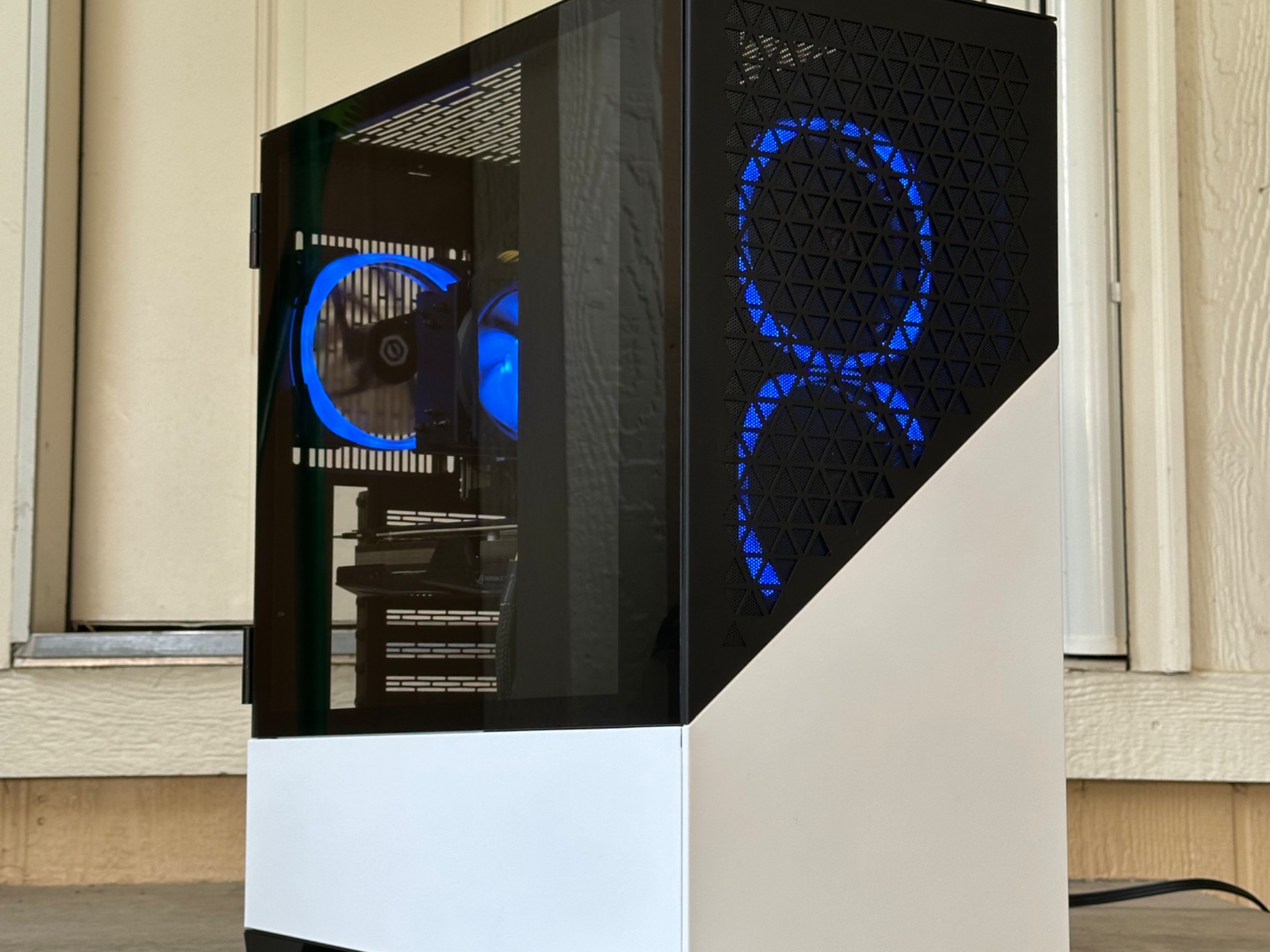i3-12100F / 16GB 3000Mhz Ram / GTX 1070 / 512GB SSD / Windows 11