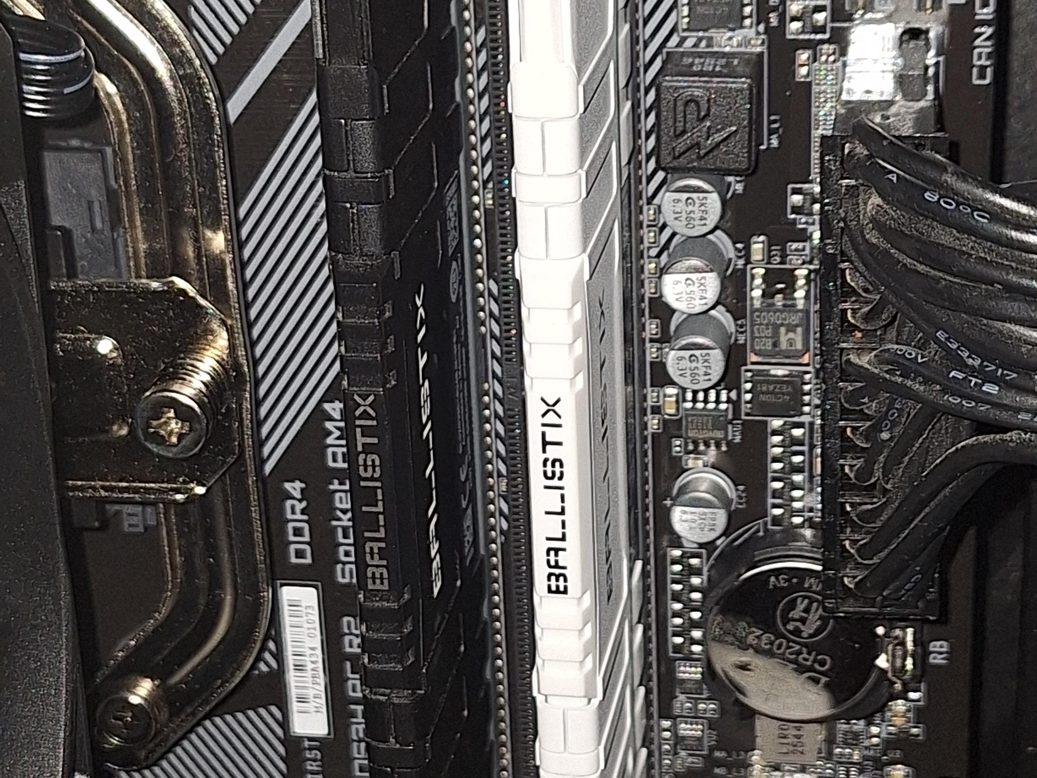 Crucial Ballistix DDR4 PC3200 40GB (1x32GB+1×8GB)