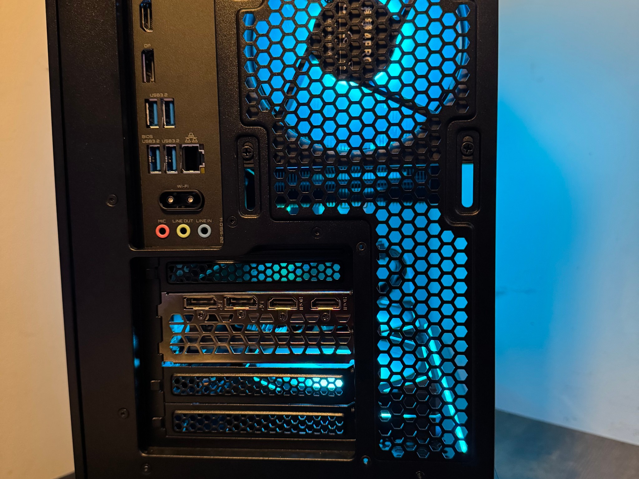 ❤️ Team Red Showcase PC ❤️ - Ryzen 5 5500 | RX 6700 XT 12GB | 32GB DDR4 3200 | 1TB Toshiba M.2 SSD