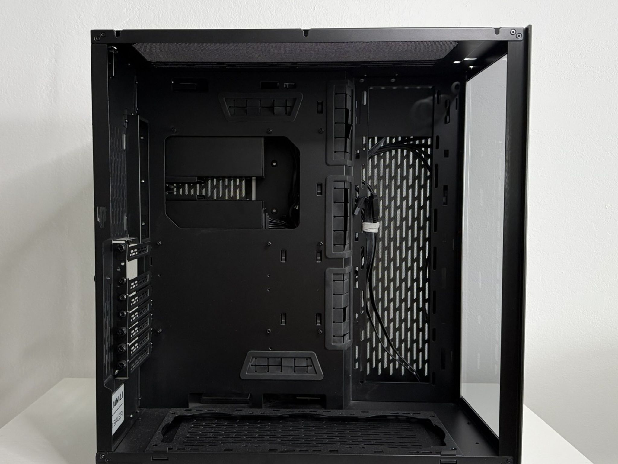 Lian Li O11D XL Tempered Glass ATX Tower Case - Silver