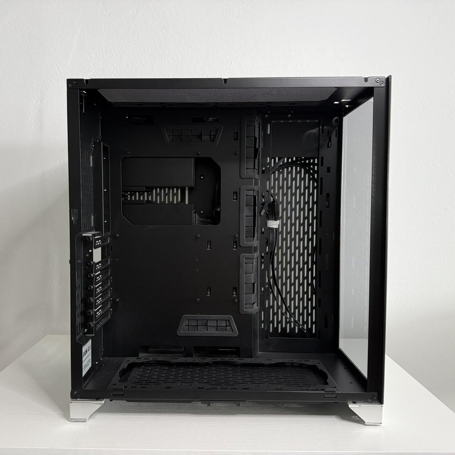 Lian Li O11D XL Tempered Glass ATX Tower Case - Silver