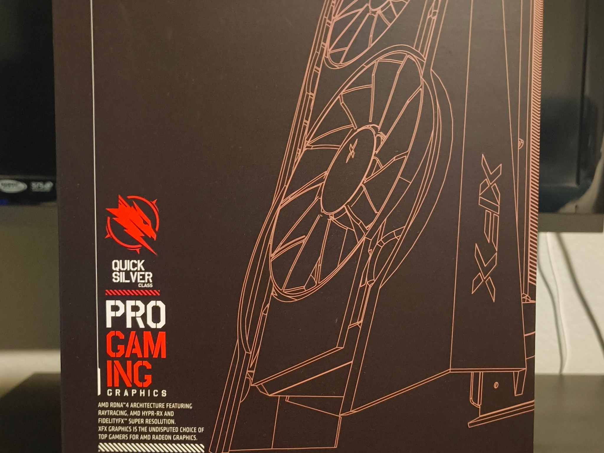 XFX QuickSilver Magnetic Air AMD Radeon RX 9070 XT 16 GB GDDR6 Pro Gaming