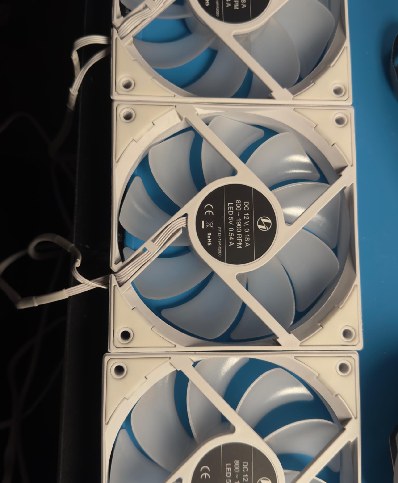 USED-VERY GOOD Lian Li Galahad 360 AIO RGB - White w/Box and all components including fans.