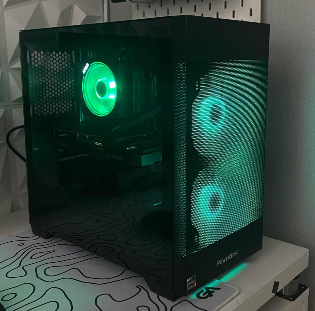 High End All Black Gaming Pc (5800x3D RX 7600 16GB RAM WIFI)