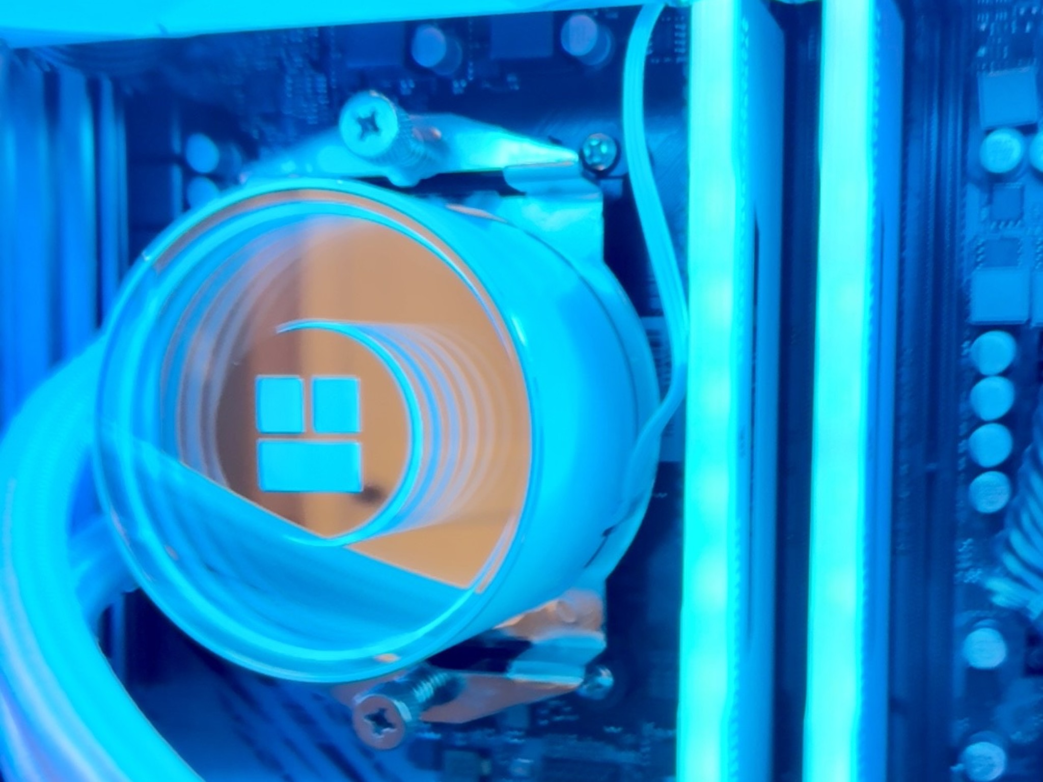 "Azure" | RTX 3070 FE, Ryzen 5 5600, 32GB RAM, 2TB SSD, Liquid Cooled Gaming PC