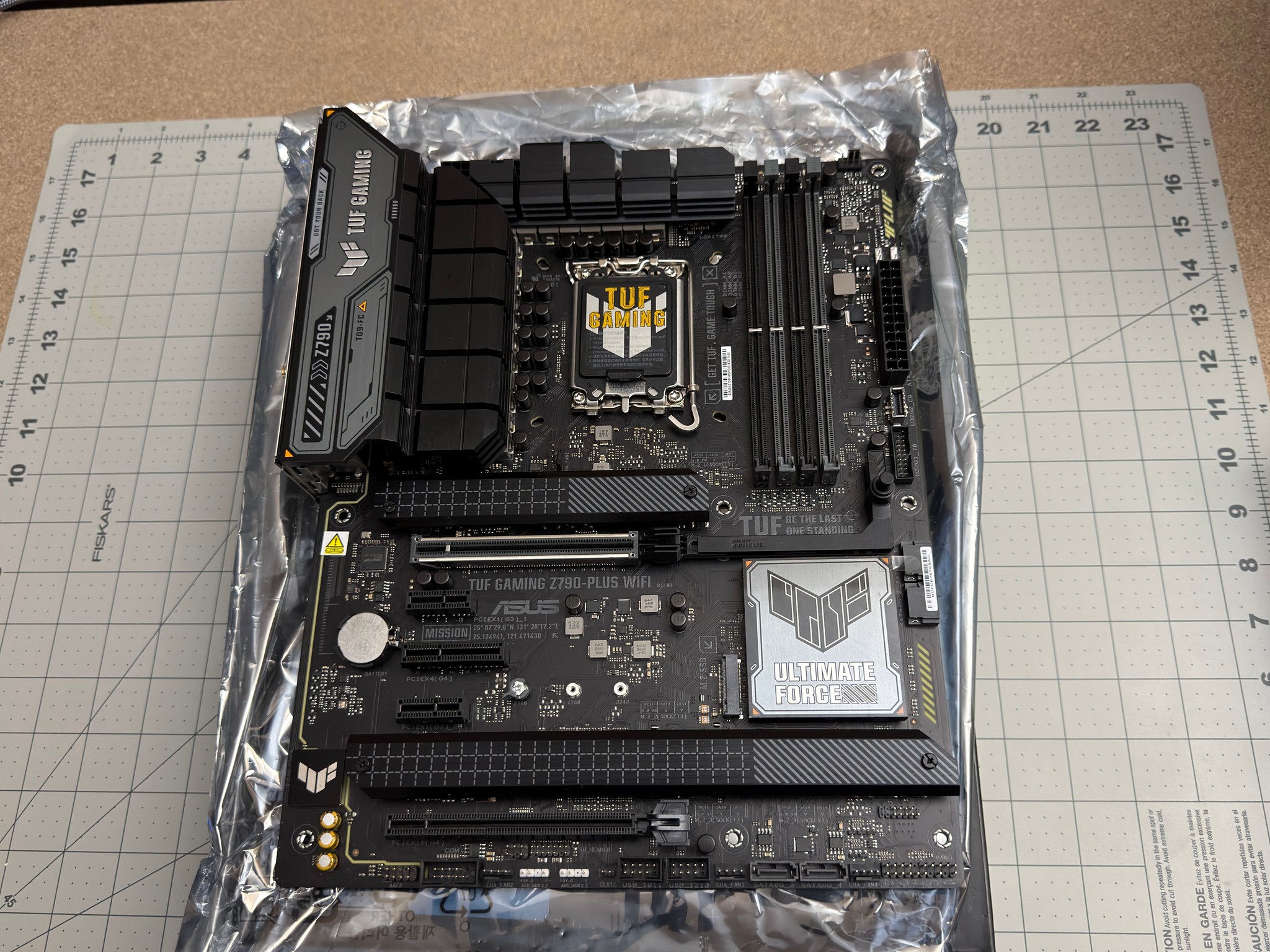 ASUS TUF GAMING Z790-PLUS WIFI — Lot of 2