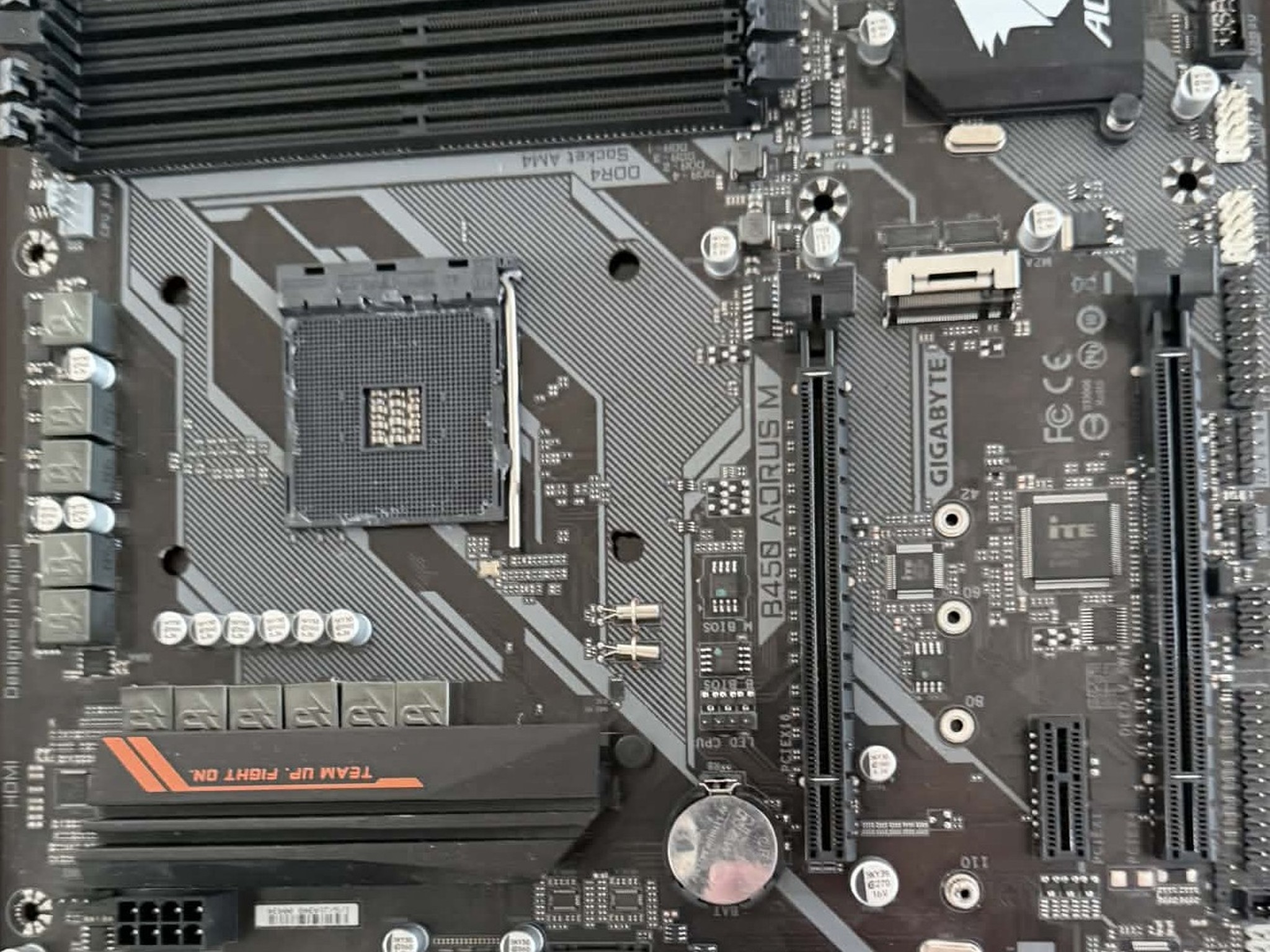 Gigabyte B450 AORUS M (rev. 1.x) – Solid mATX AM4 motherboard in excellent working condition.