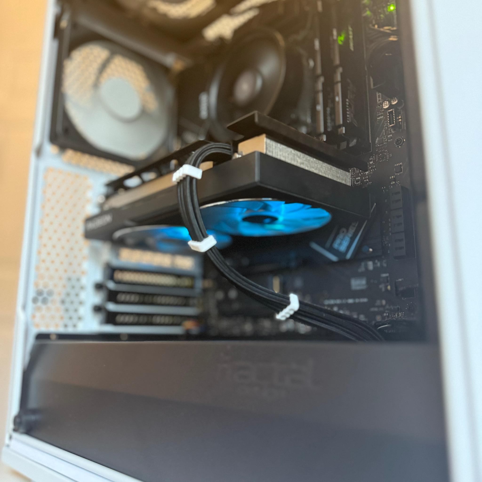 Stealthy High-End 1080p Gaming - RX 6600XT | Ryzen 5 8500G | 1TB SSD | 16GB DDR5