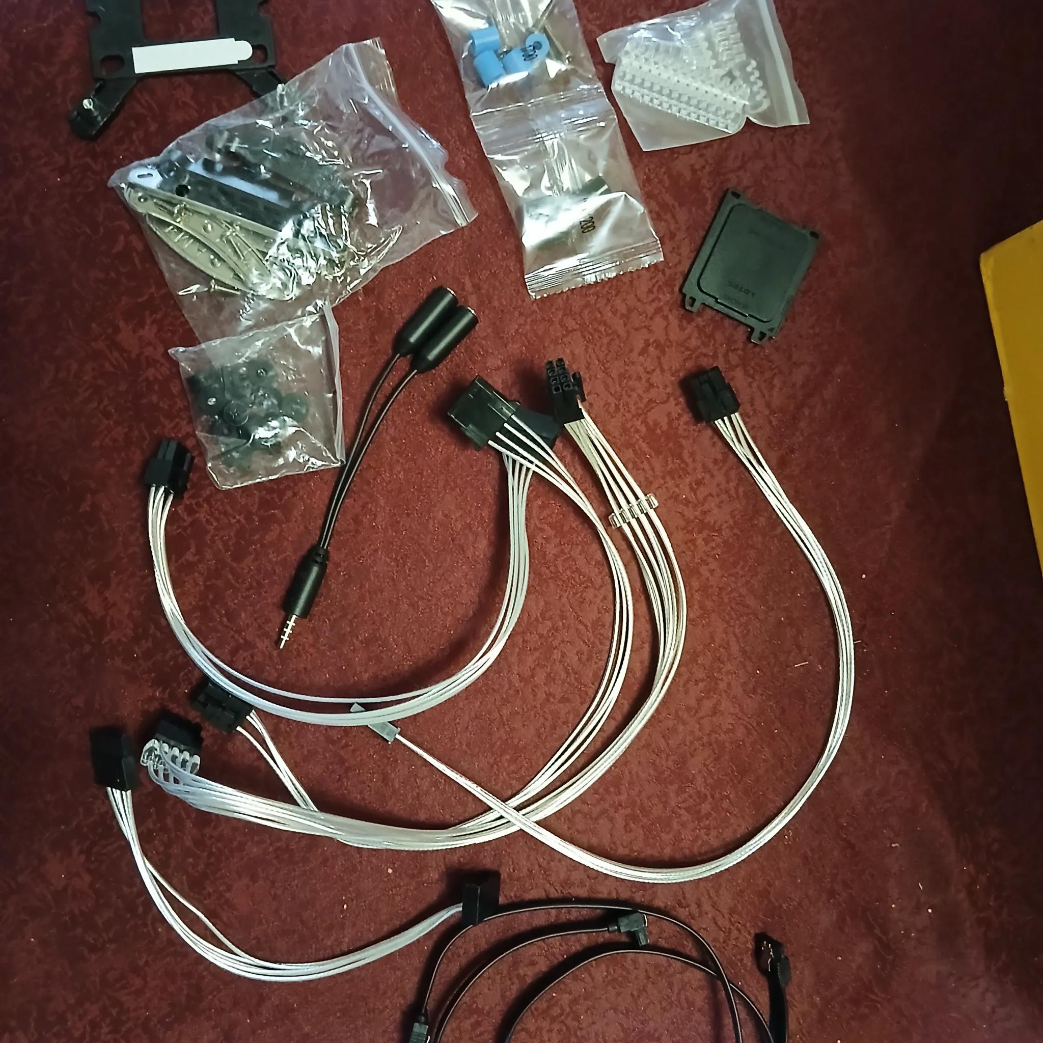 Gigabyte A620i AX itx, Ryzen 7500F, Corsair SF600, Hyte Revolt 3