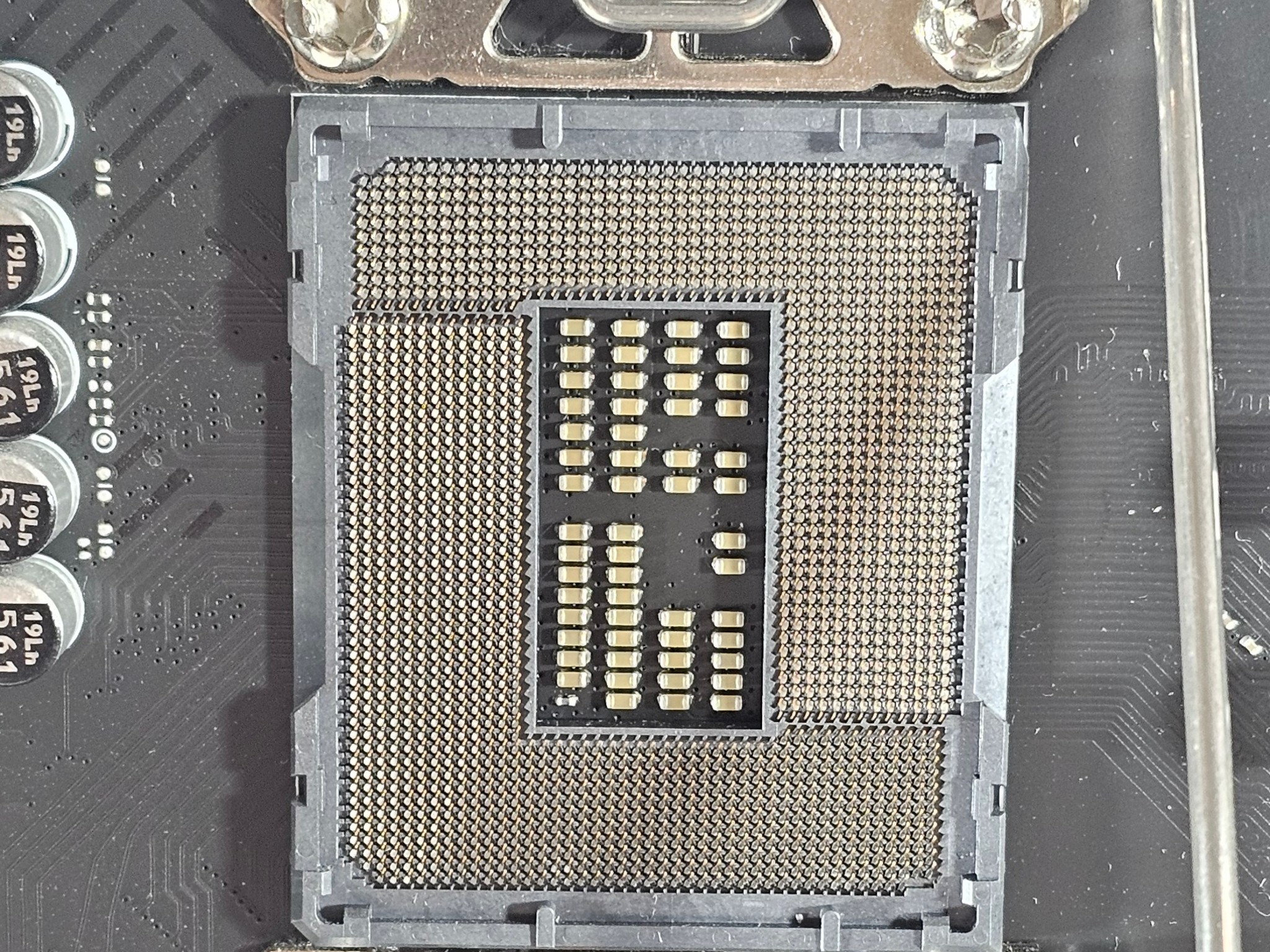 MSI PRO Z690-A WIFI DDR4 LGA1700 ATX Motherboard