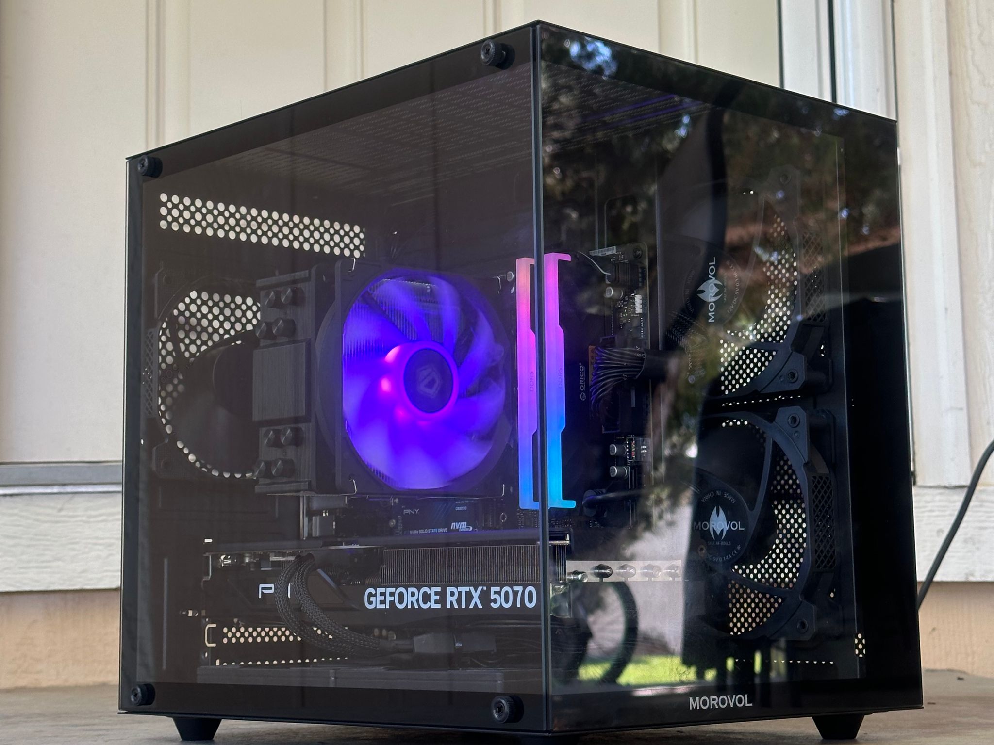 Rtx 5070 / Ryzen 7 8700F / 32GB 7200MHz / 1TB nvme ssd / Windows 11