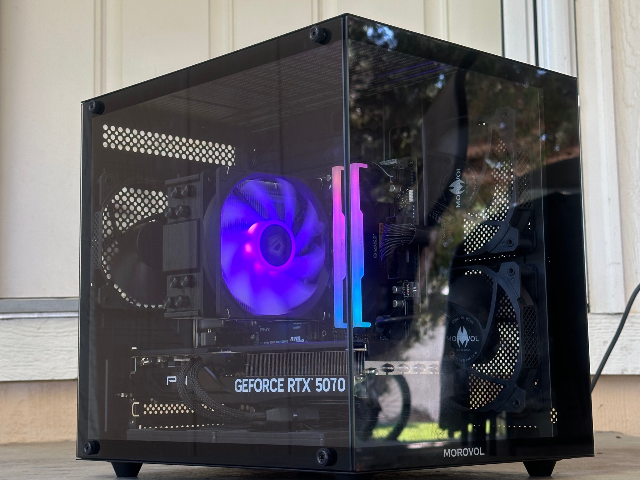 Rtx 5070 / Ryzen 7 8700F / 32GB 7200MHz / 1TB nvme ssd / Windows 11