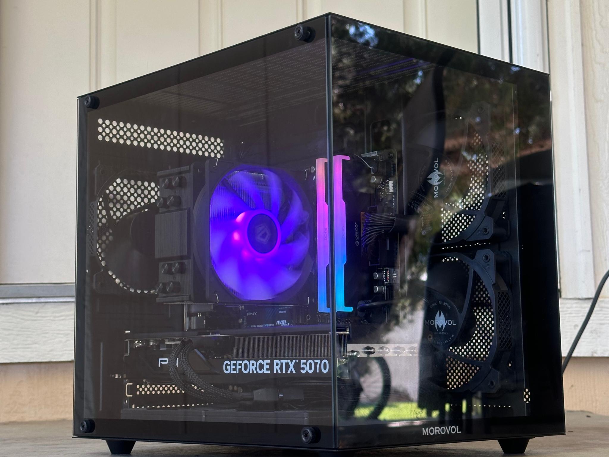 Rtx 5070 / Ryzen 7 8700F / 32GB 7200MHz / 1TB nvme ssd / Windows 11