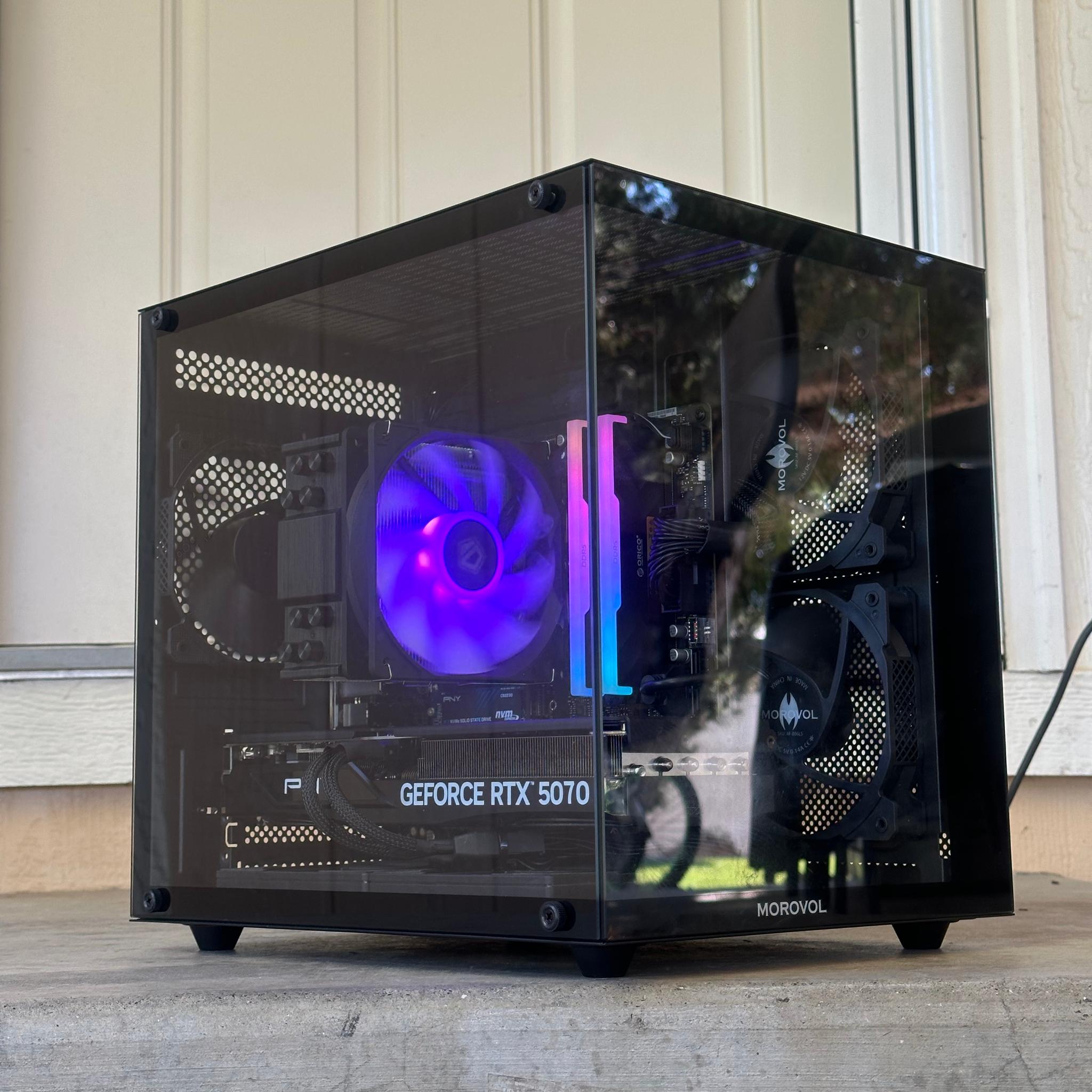 Rtx 5070 / Ryzen 7 8700F / 32GB 7200MHz / 1TB nvme ssd / Windows 11