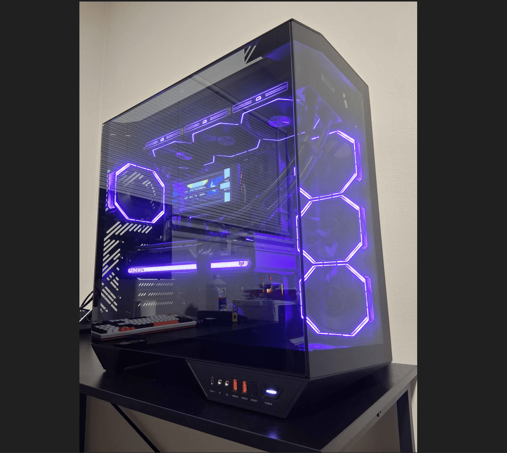 Gaming PC Ryzen 7 5700x 32GB DDR4 / 1TB SSD / SAPPHIRE RX 7800 XT 16GB / WINDOWS 11 / WIFI