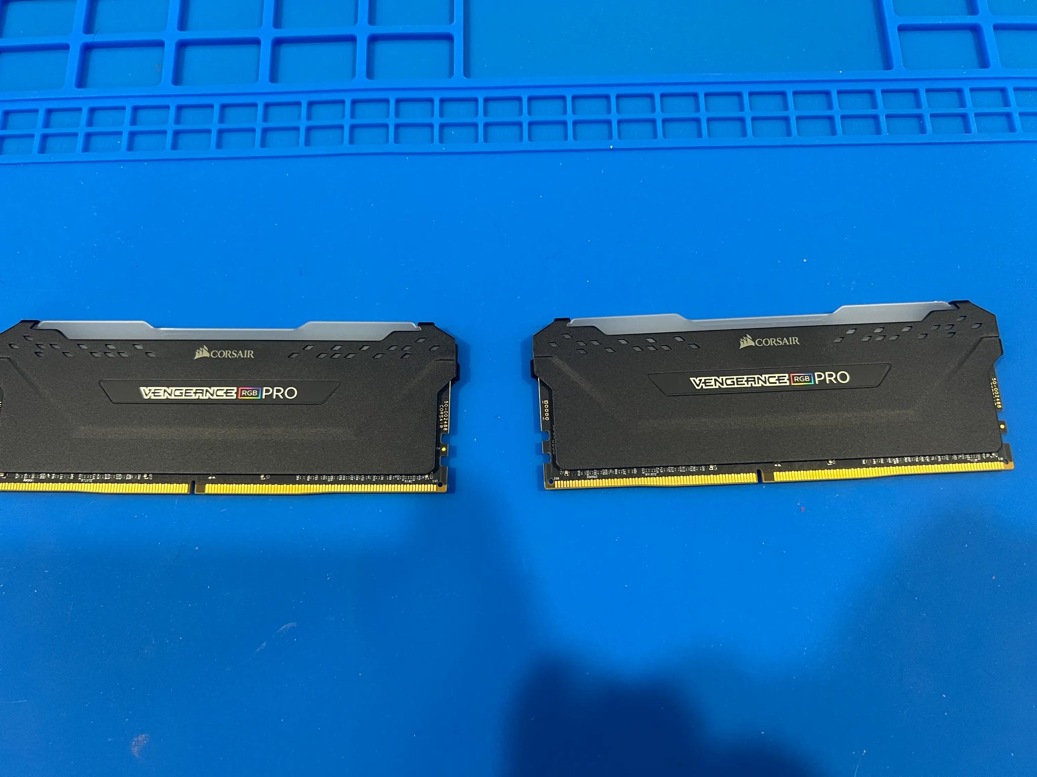 CORSAIR VENGEANCE® RGB PRO 32GB (2 x 16GB) DDR4 DRAM 3600MHz C18 Memory Kit — Black