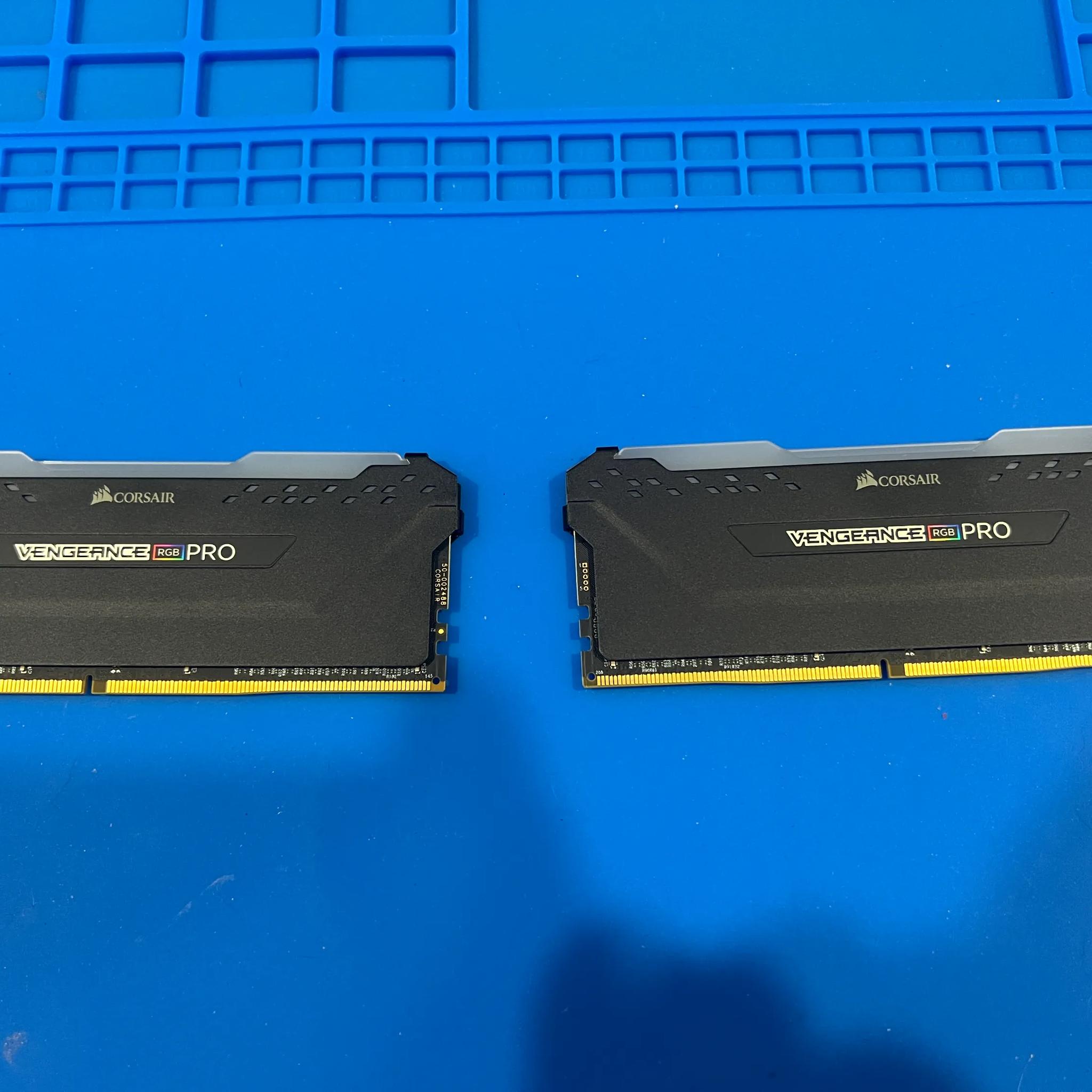 CORSAIR VENGEANCE® RGB PRO 32GB (2 x 16GB) DDR4 DRAM 3600MHz C18 Memory Kit — Black